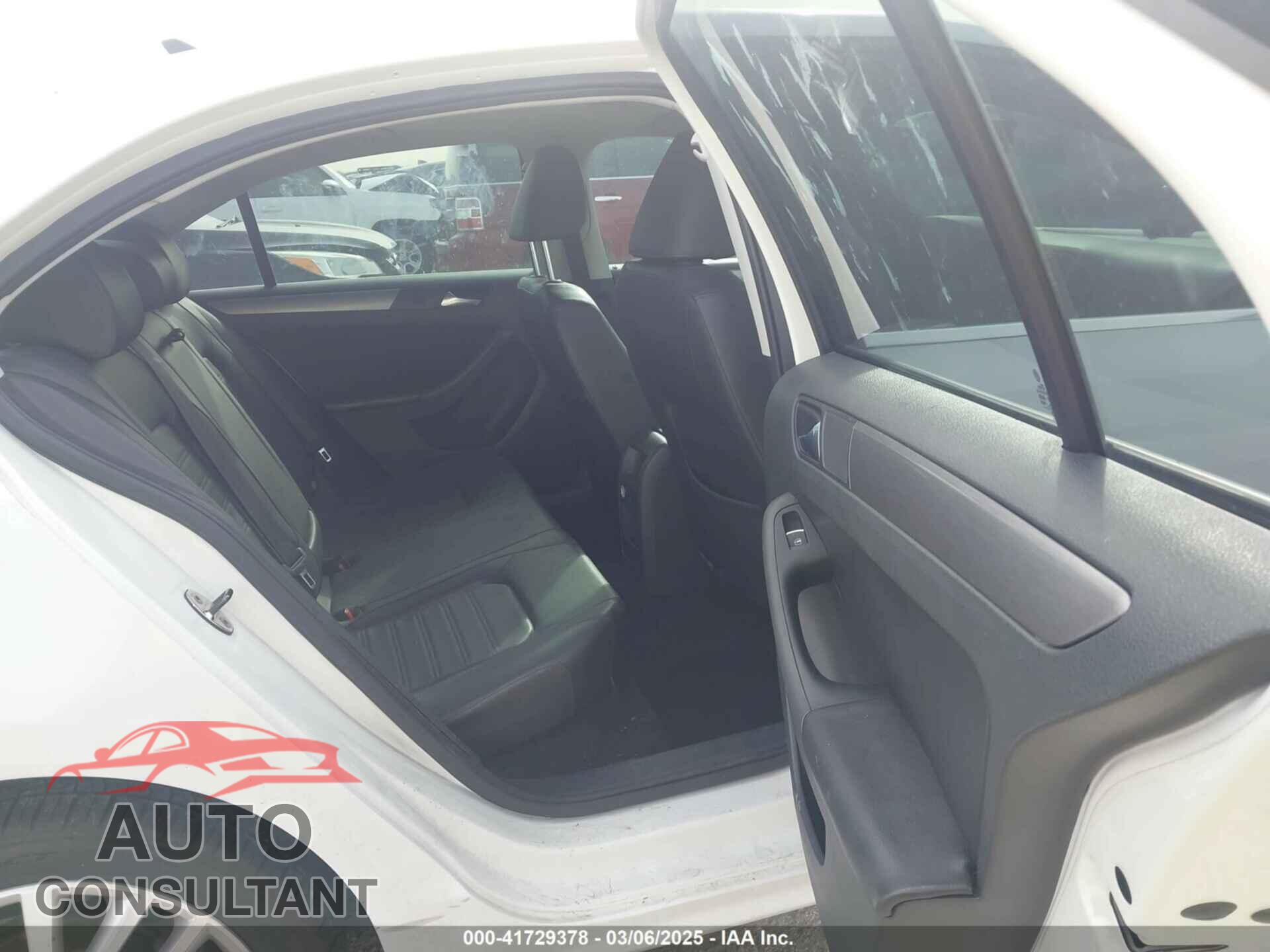 VOLKSWAGEN JETTA 2013 - 3VWLX7AJ8DM354034