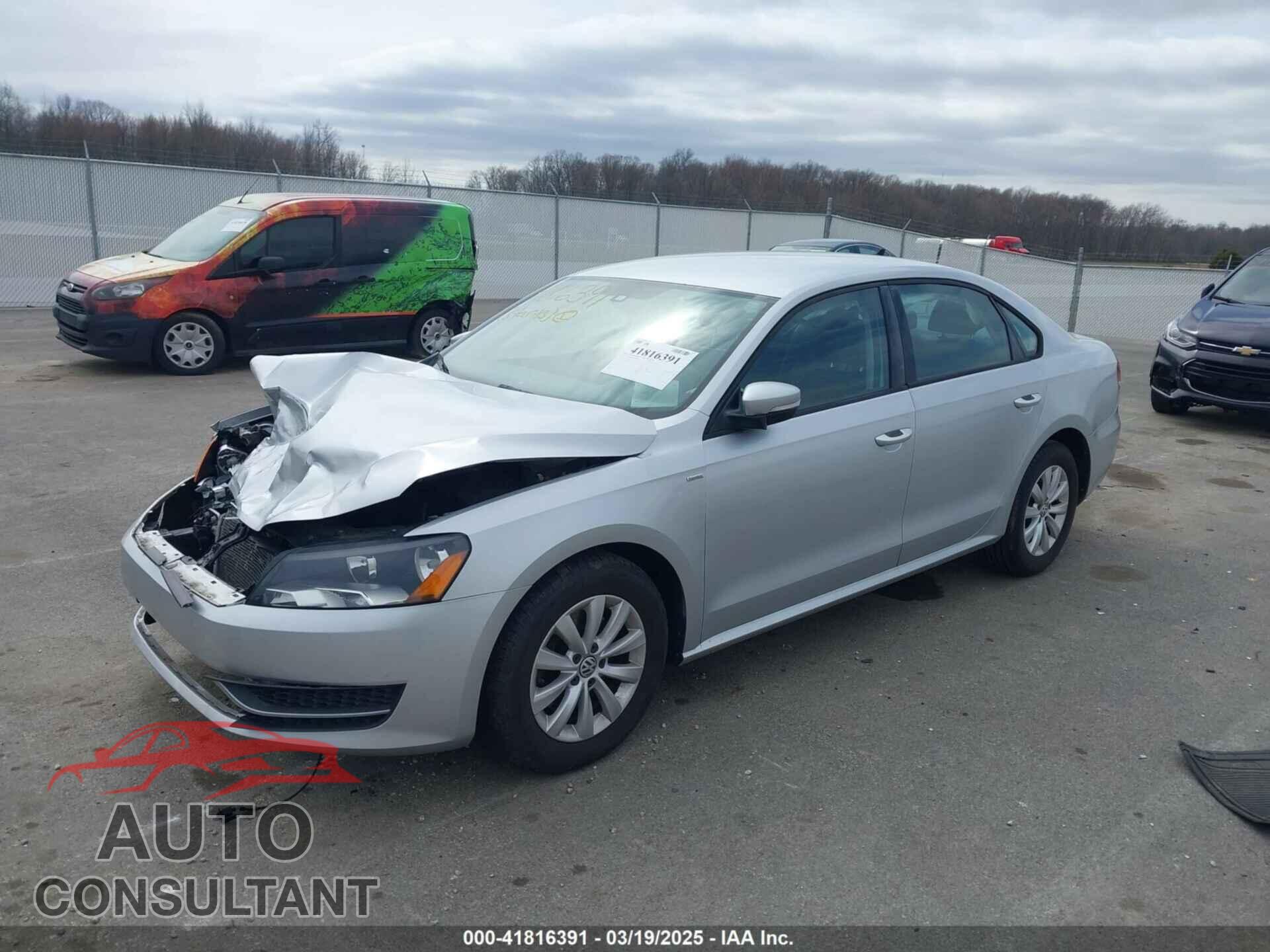 VOLKSWAGEN PASSAT 2013 - 1VWAH7A33DC143251