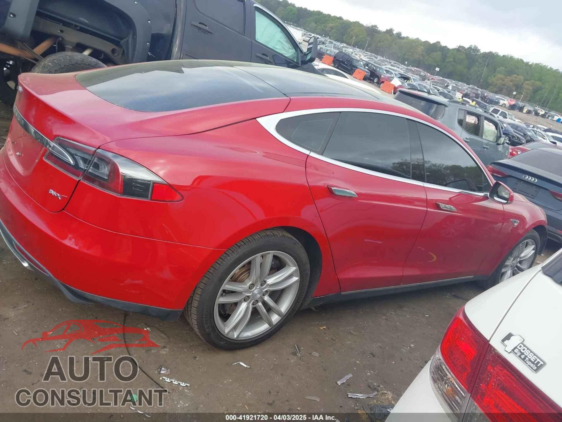 TESLA MODEL S 2013 - 5YJSA1CN1DFP09756