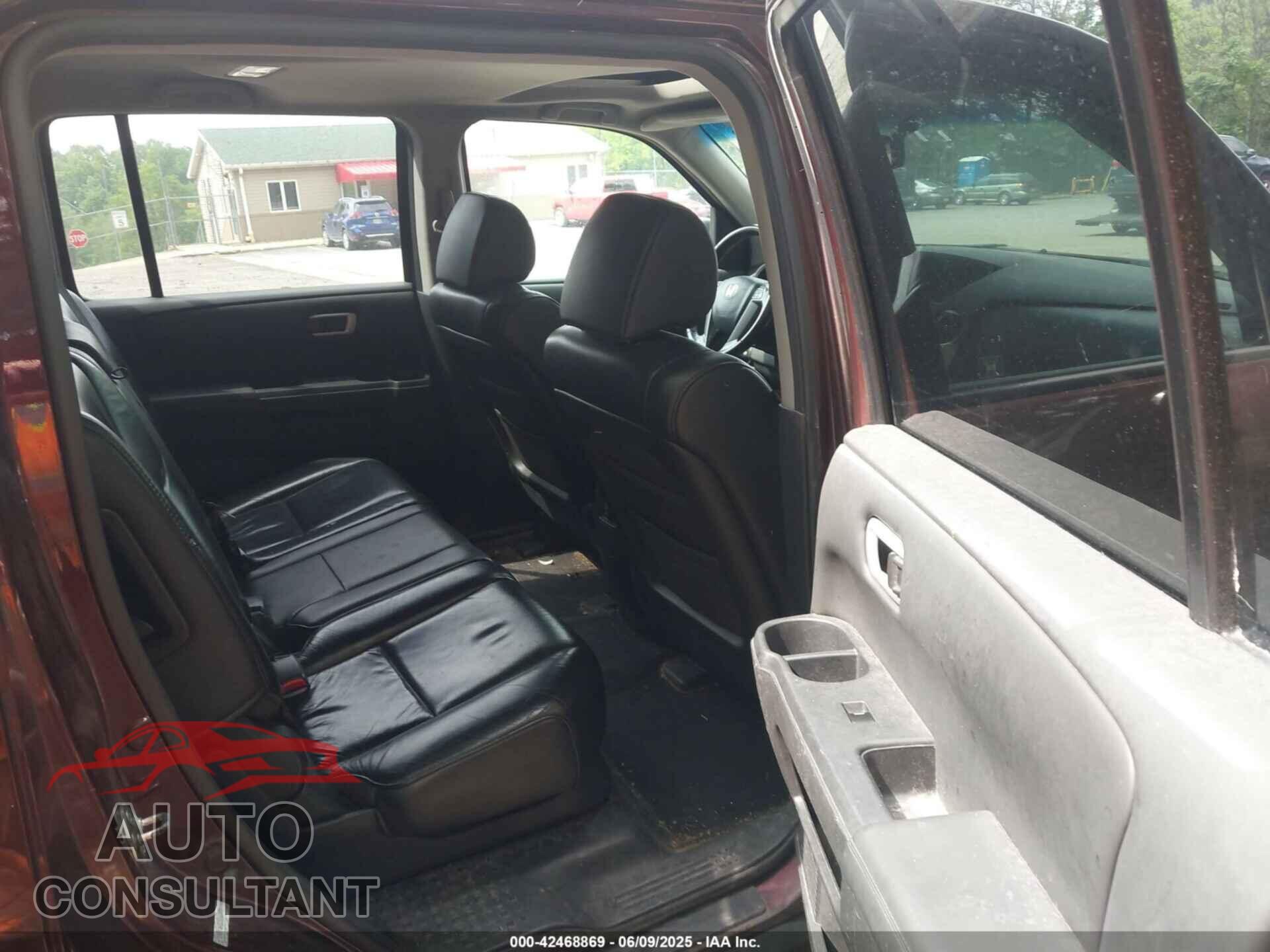 HONDA PILOT 2011 - 5FNYF4H56BB062905