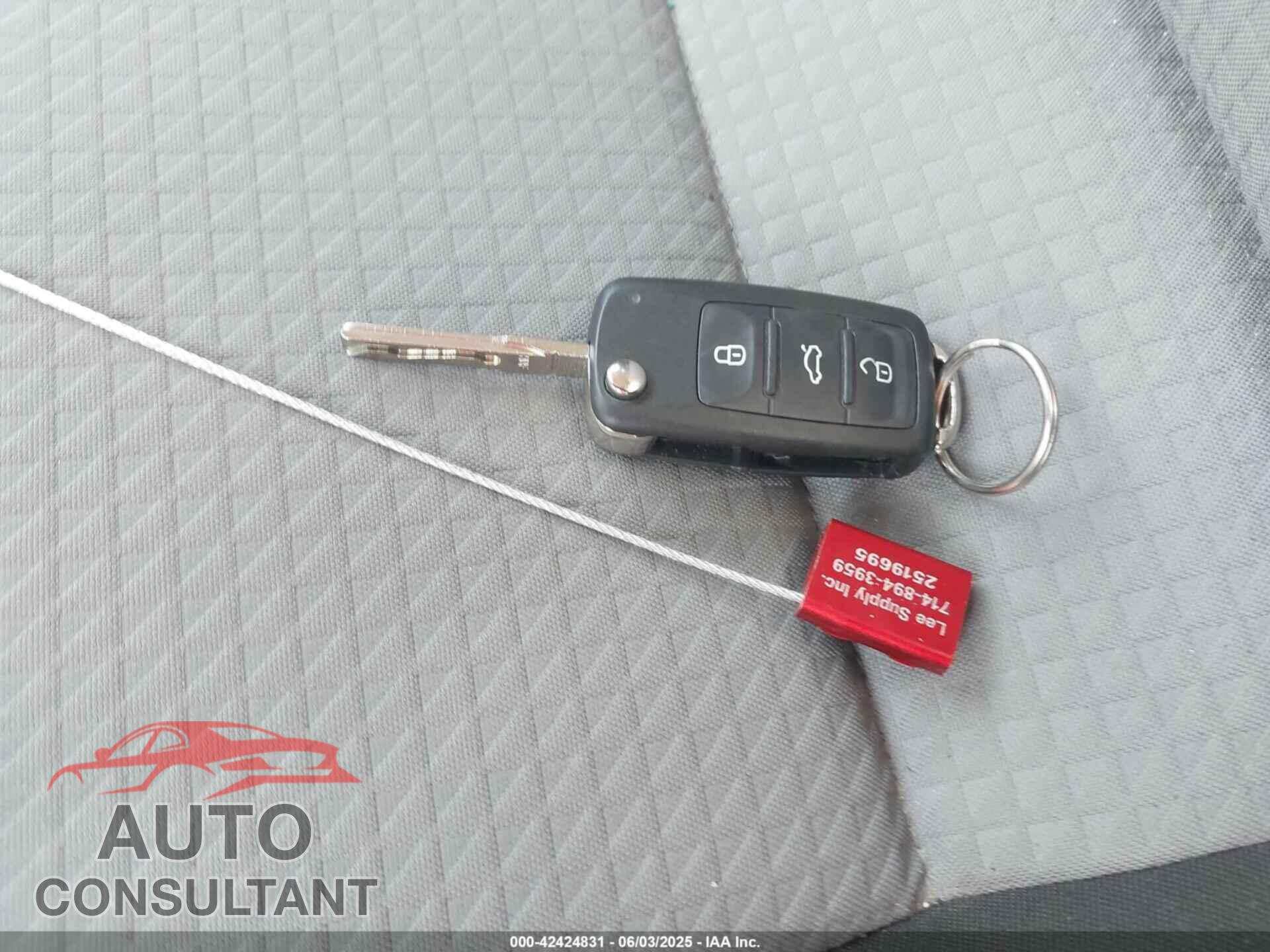 VOLKSWAGEN JETTA 2017 - 3VW2B7AJ2HM272834
