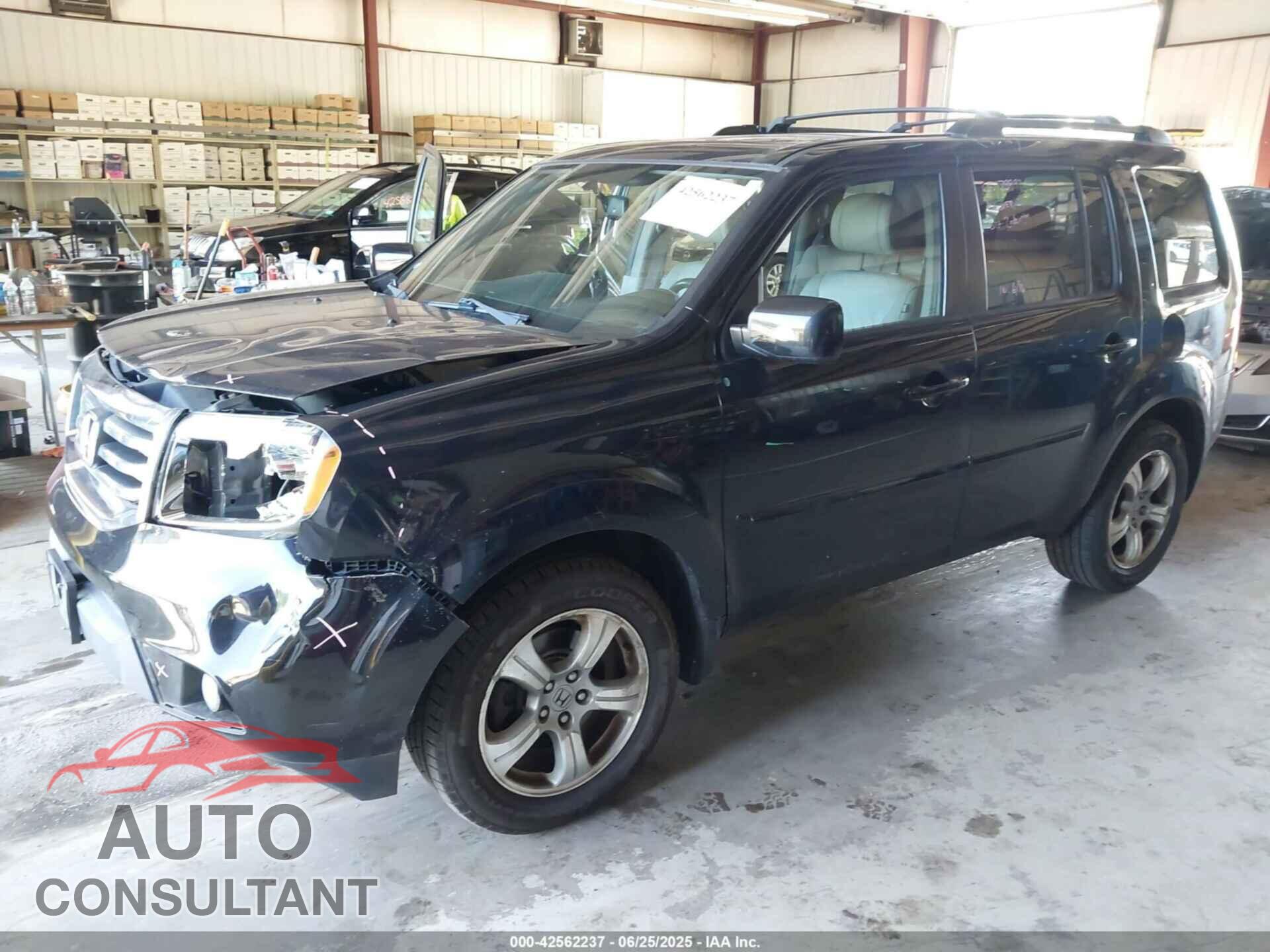 HONDA PILOT 2015 - 5FNYF4H61FB001752