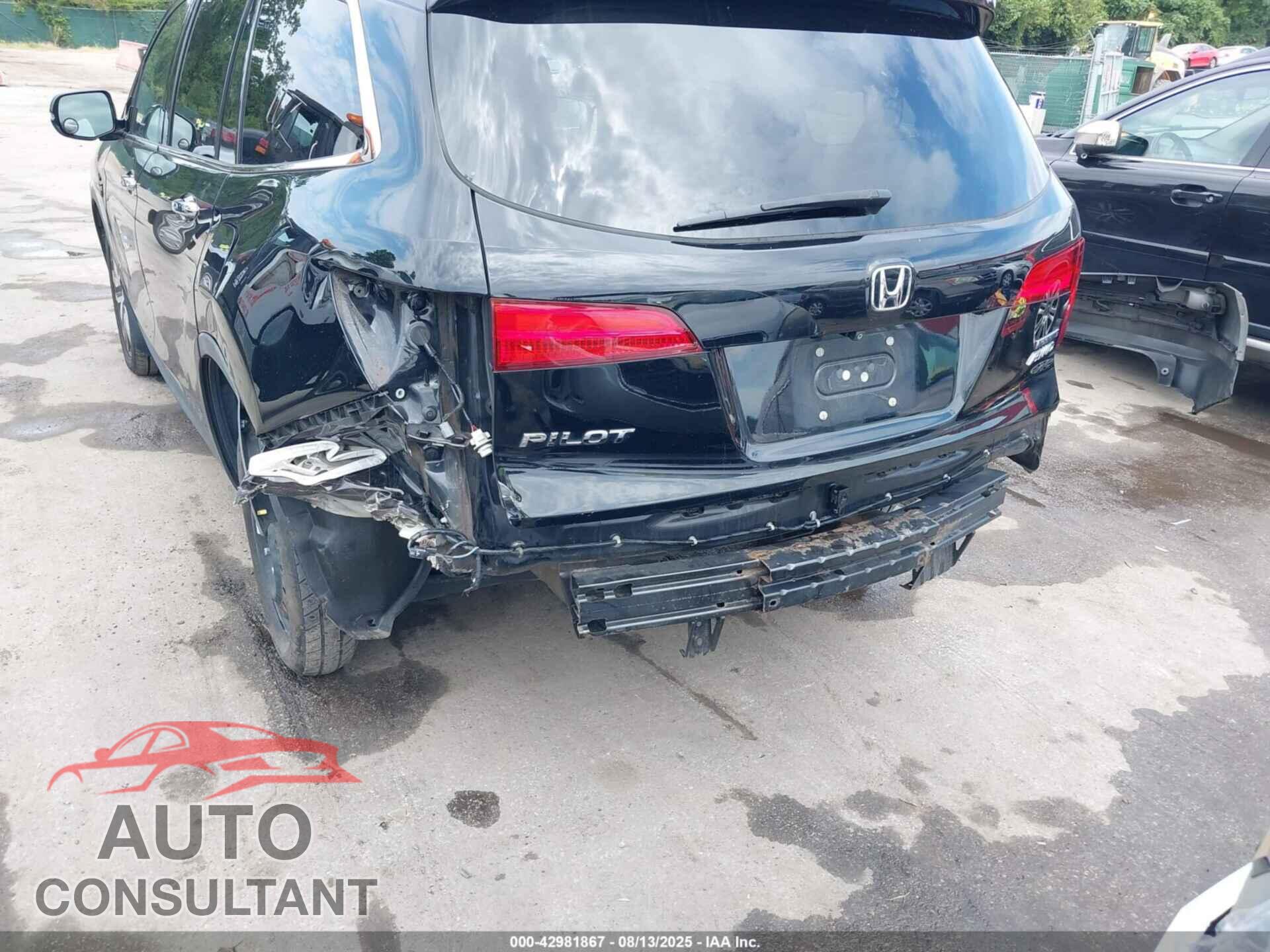 HONDA PILOT 2017 - 5FNYF6H96HB009726