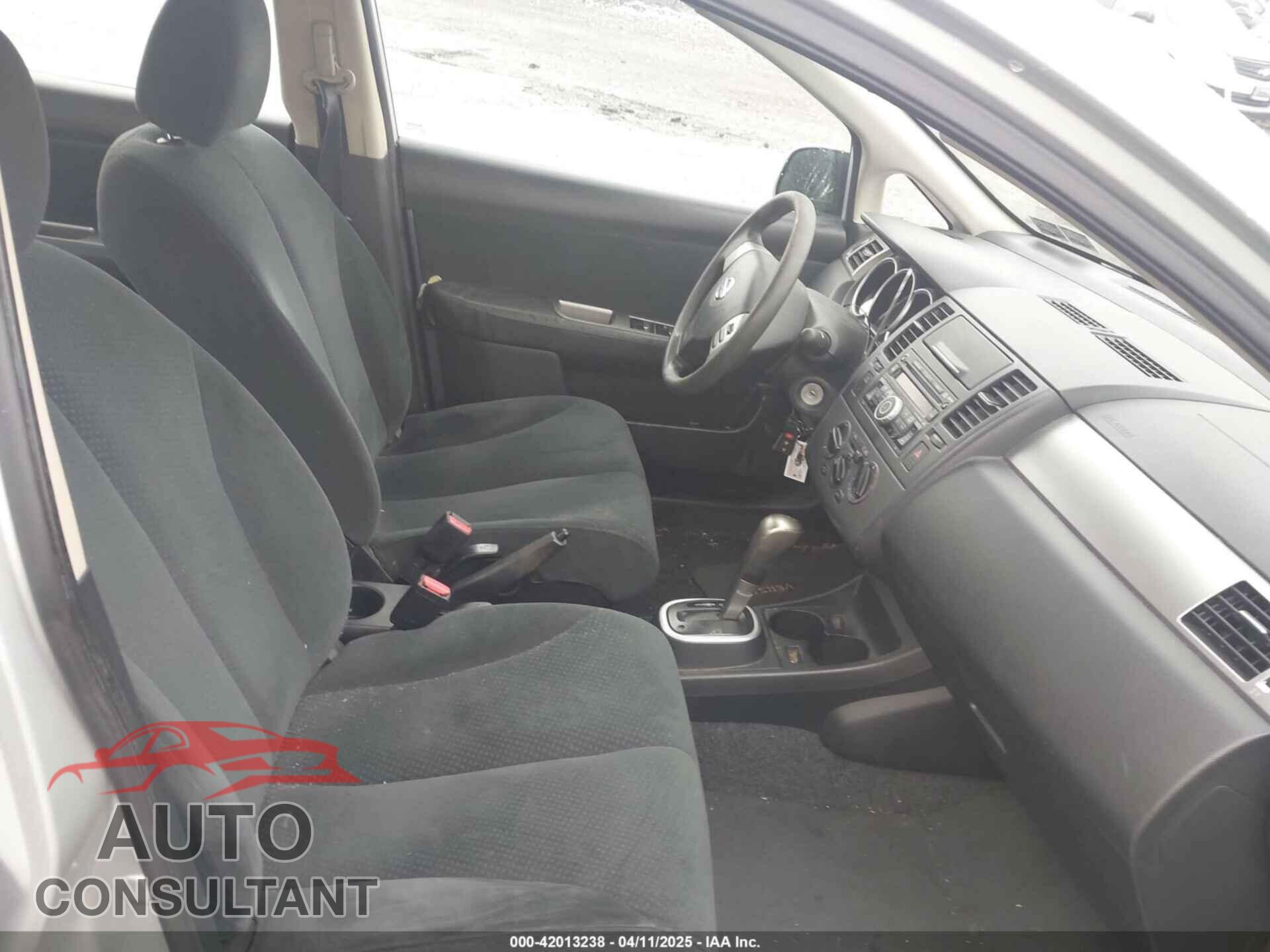 NISSAN VERSA 2011 - 3N1BC1AP3BL480609