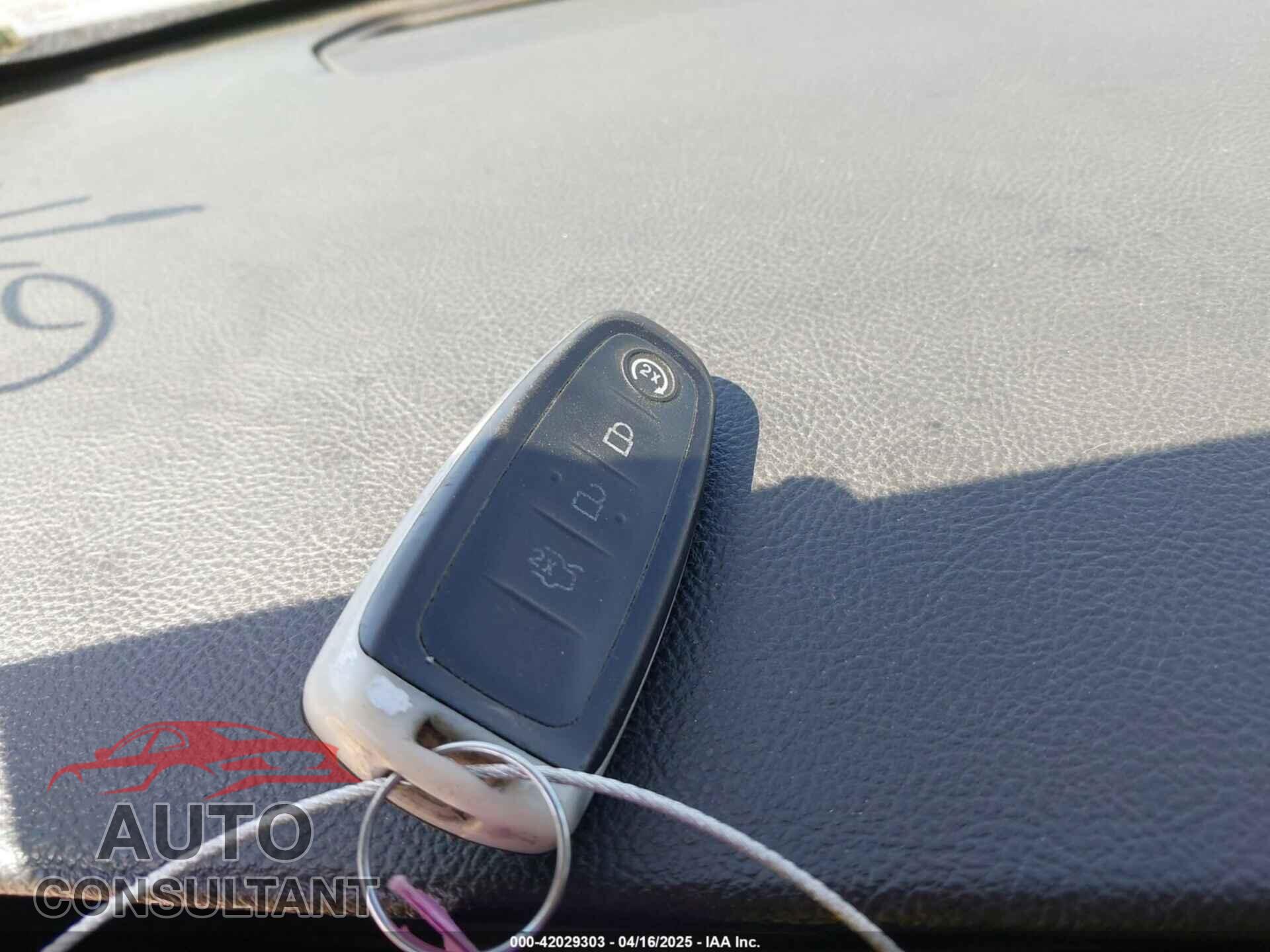 FORD TAURUS 2016 - 1FAHP2F83GG102584