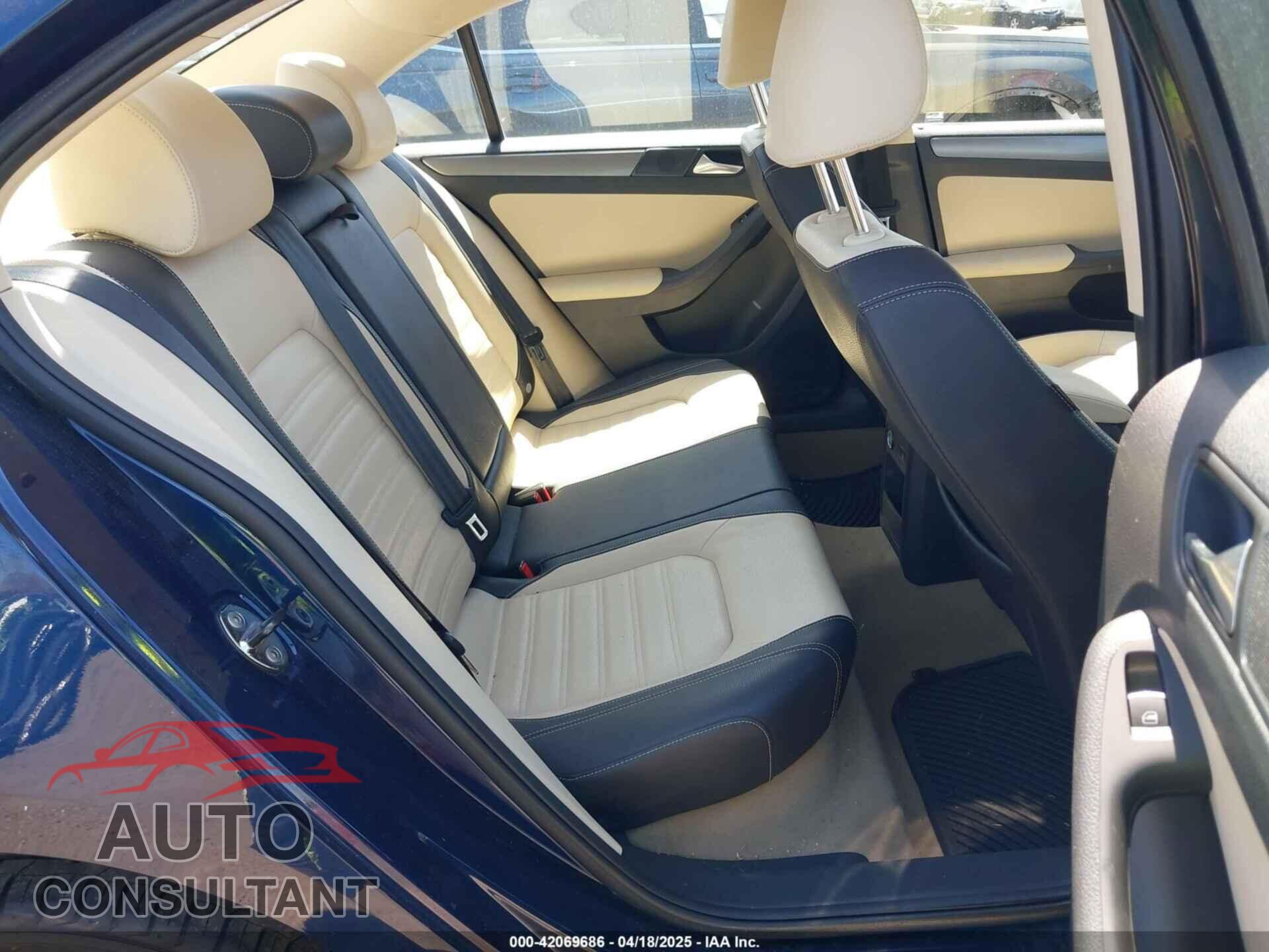 VOLKSWAGEN JETTA 2012 - 3VWLP7AJ5CM394439