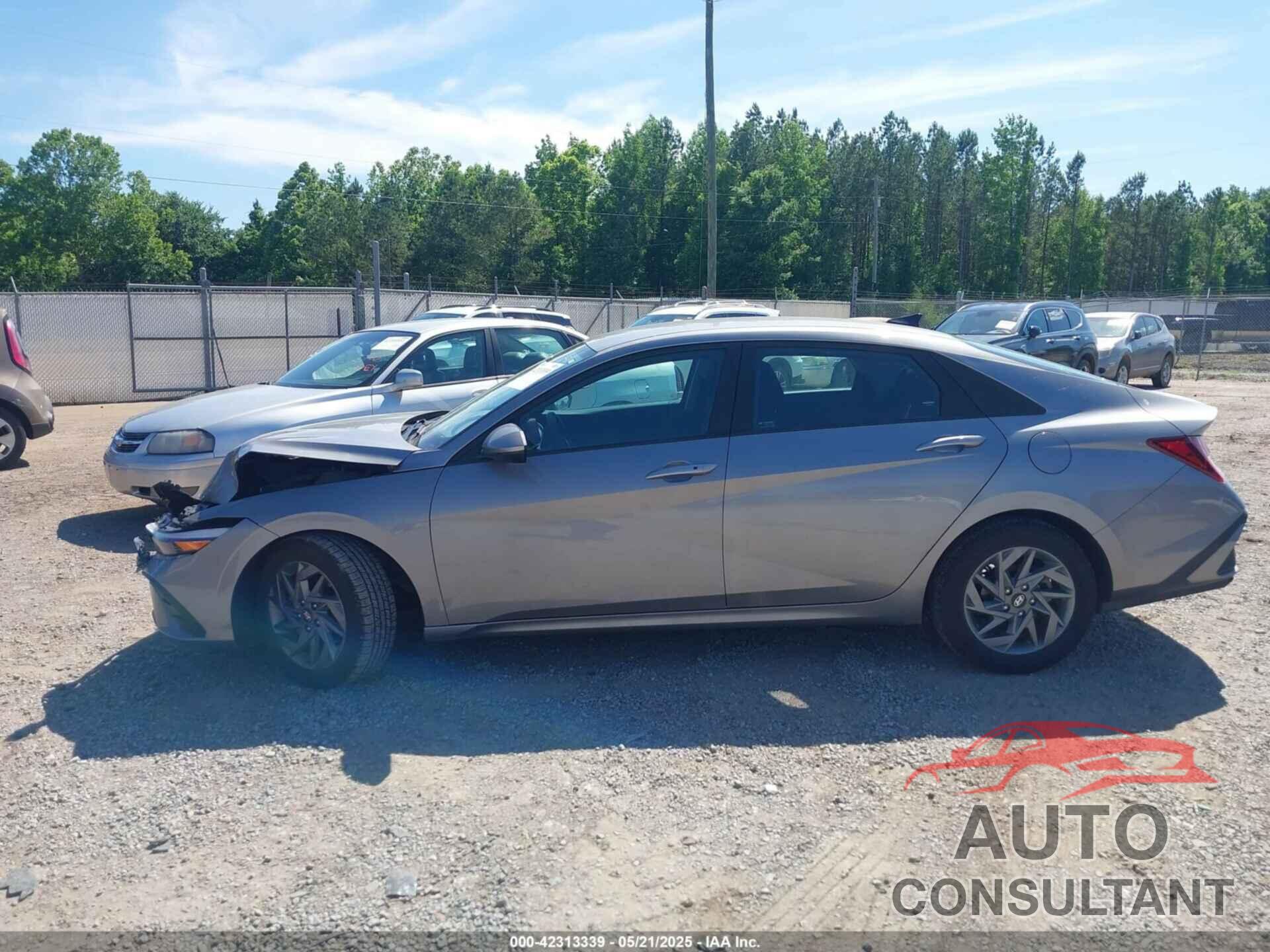 HYUNDAI ELANTRA 2024 - KMHLM4DG4RU650418