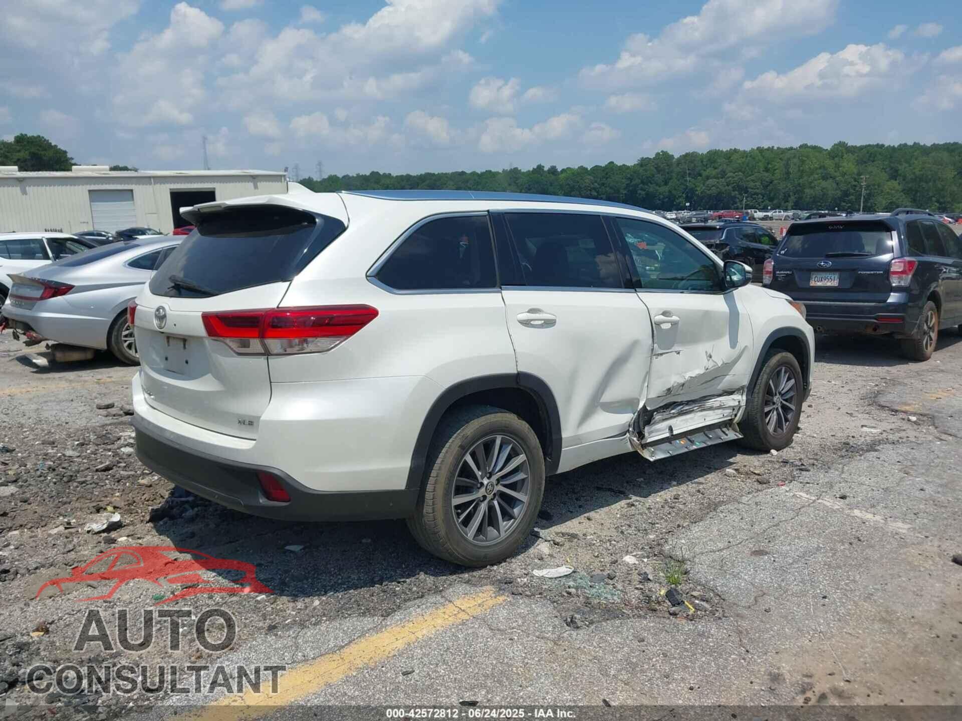 TOYOTA HIGHLANDER 2018 - 5TDKZRFH9JS550053