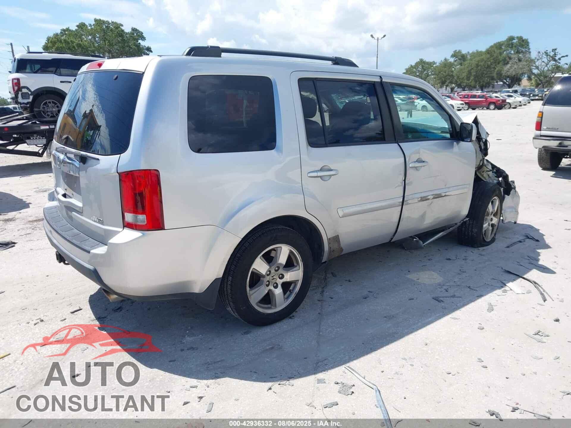 HONDA PILOT 2011 - 5FNYF4H50BB070126