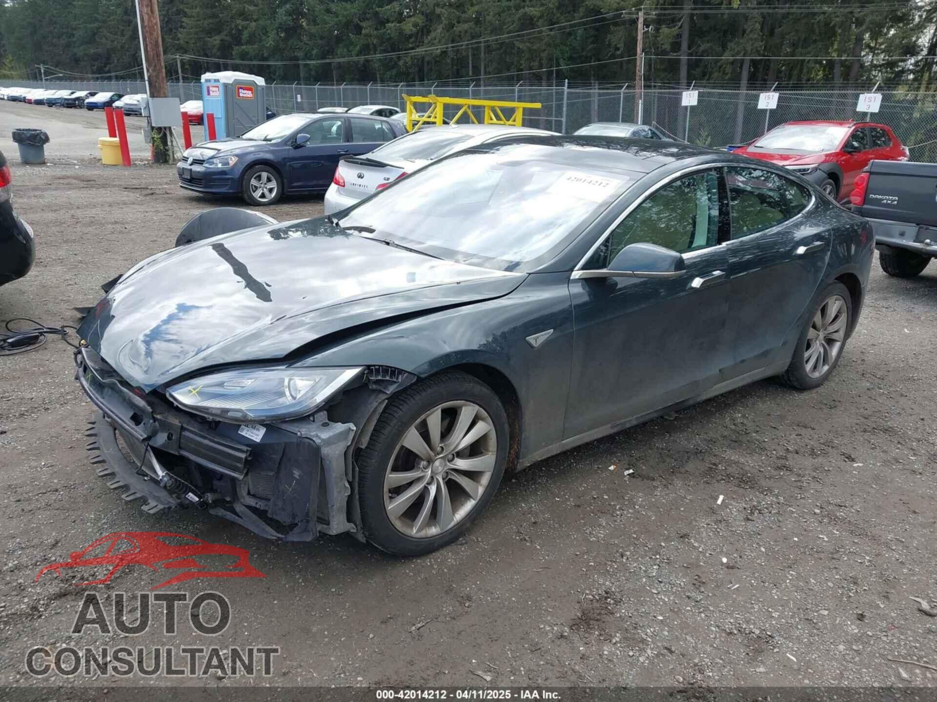 TESLA MODEL S 2013 - 5YJSA1CN1DFP27013