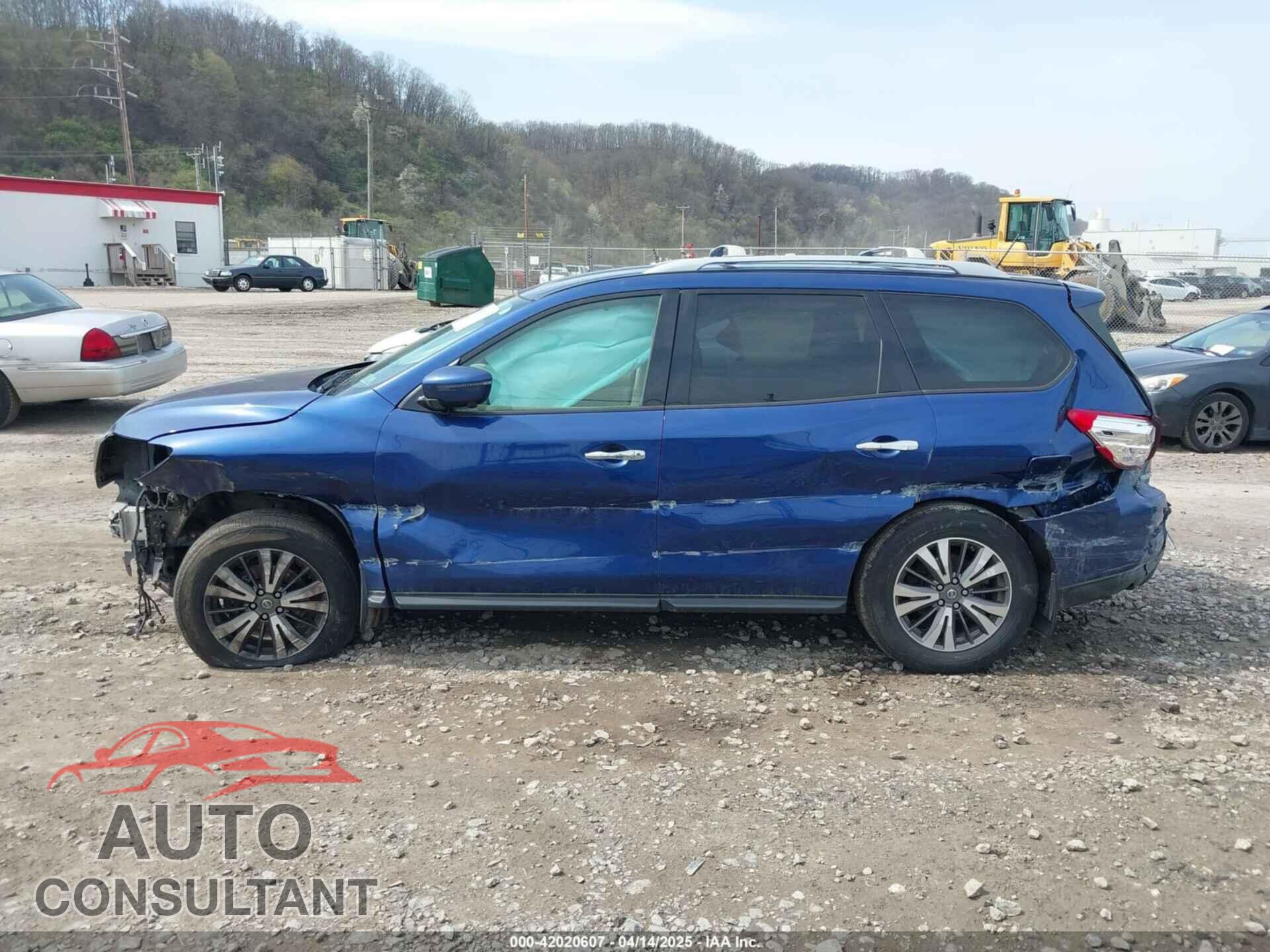NISSAN PATHFINDER 2017 - 5N1DR2MM5HC644891