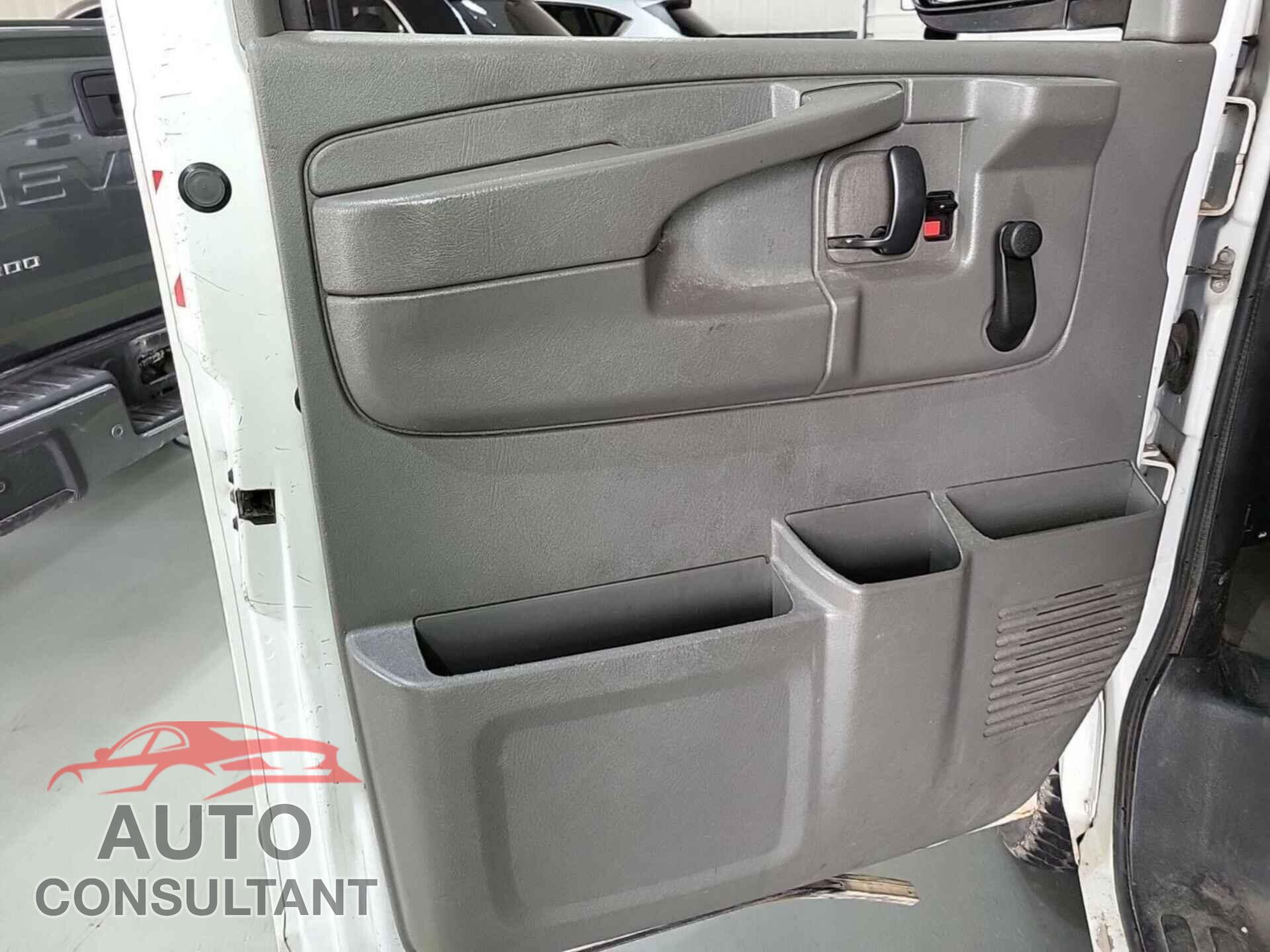 CHEVROLET EXPRESS G1500 2013 - 1GCSGAFX0D1167571