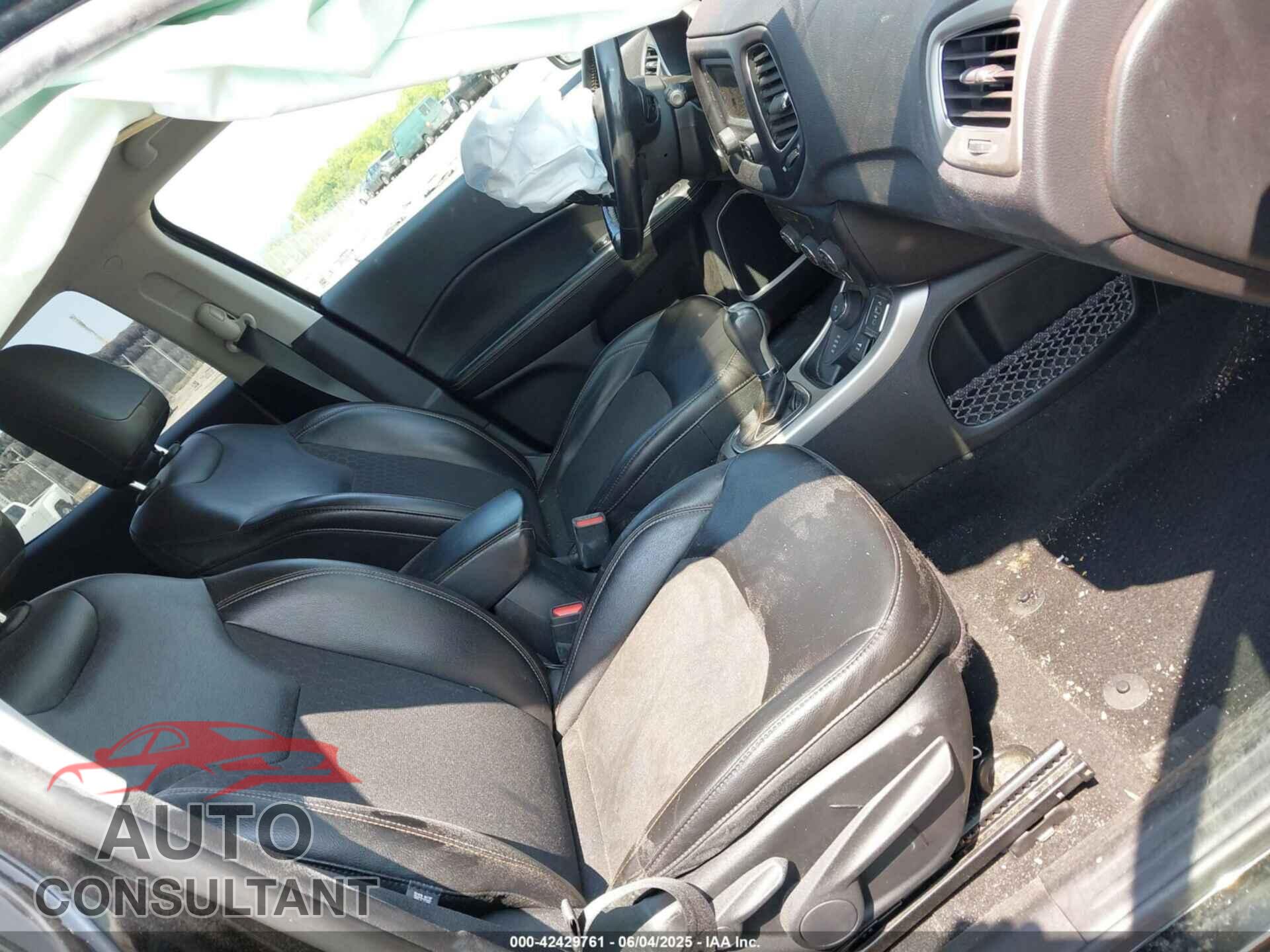 JEEP COMPASS 2018 - 3C4NJDBB1JT191490