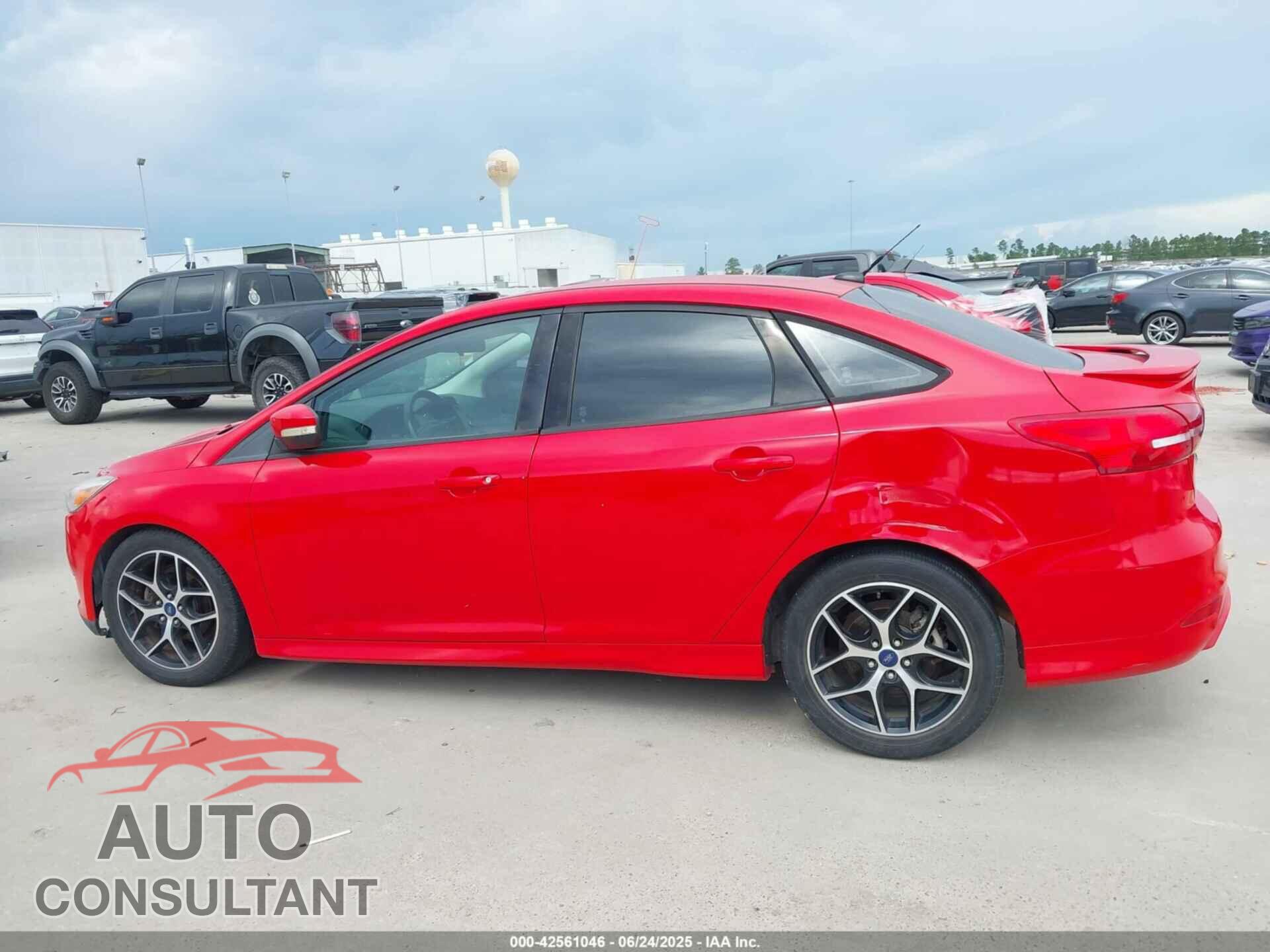 FORD FOCUS 2015 - 1FADP3F29FL384655