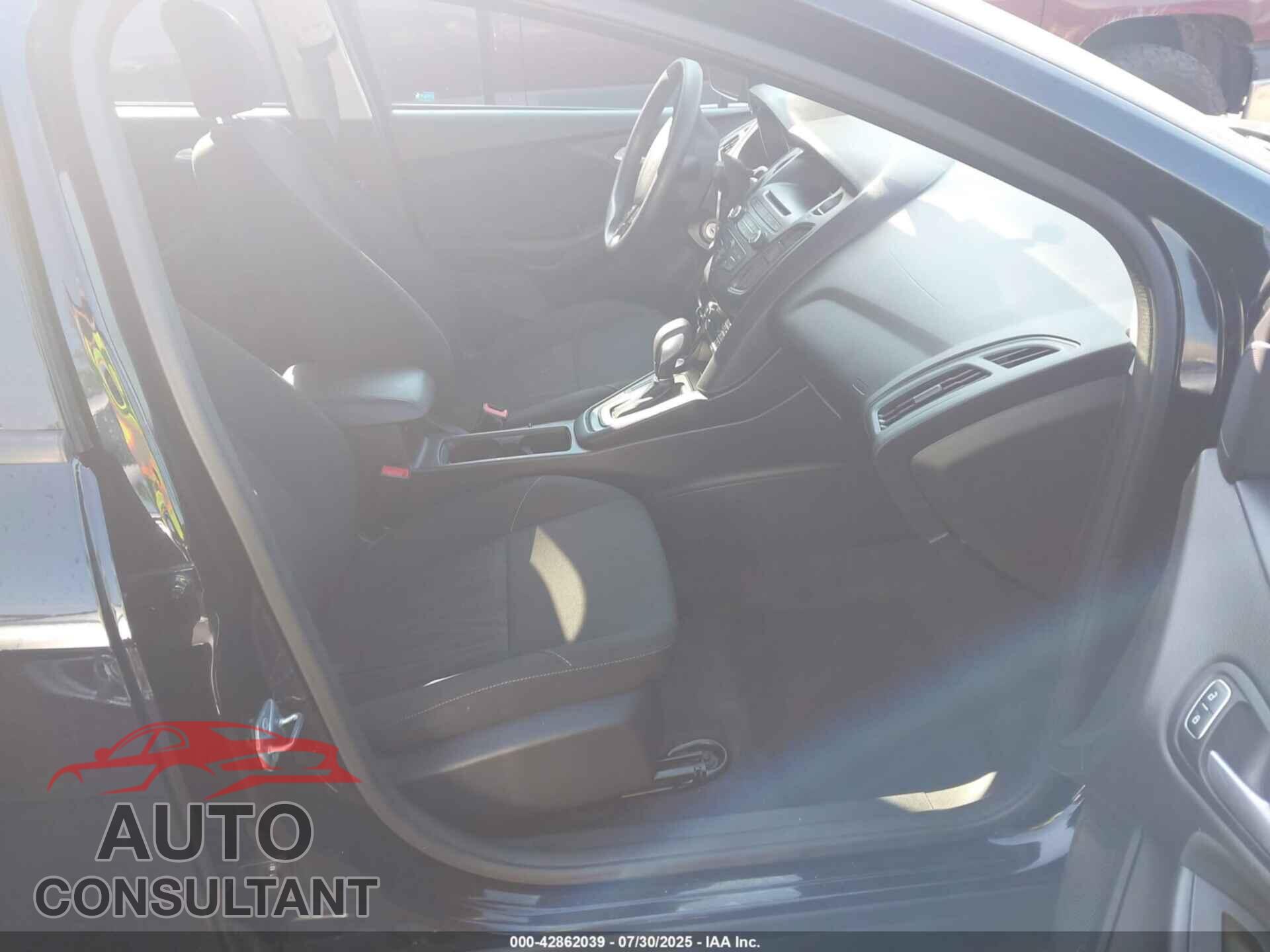 FORD FOCUS 2017 - 1FADP3F23HL309503