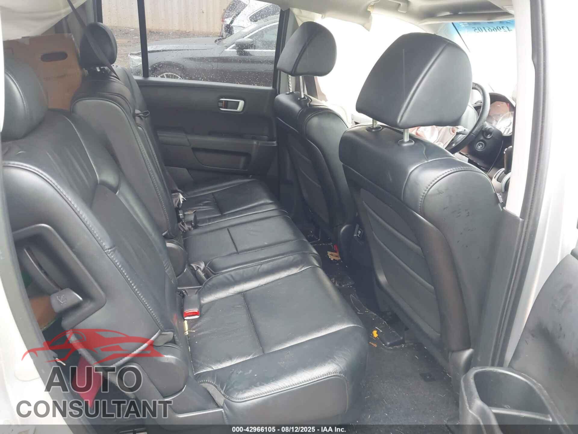 HONDA PILOT 2011 - 5FNYF3H52BB034545