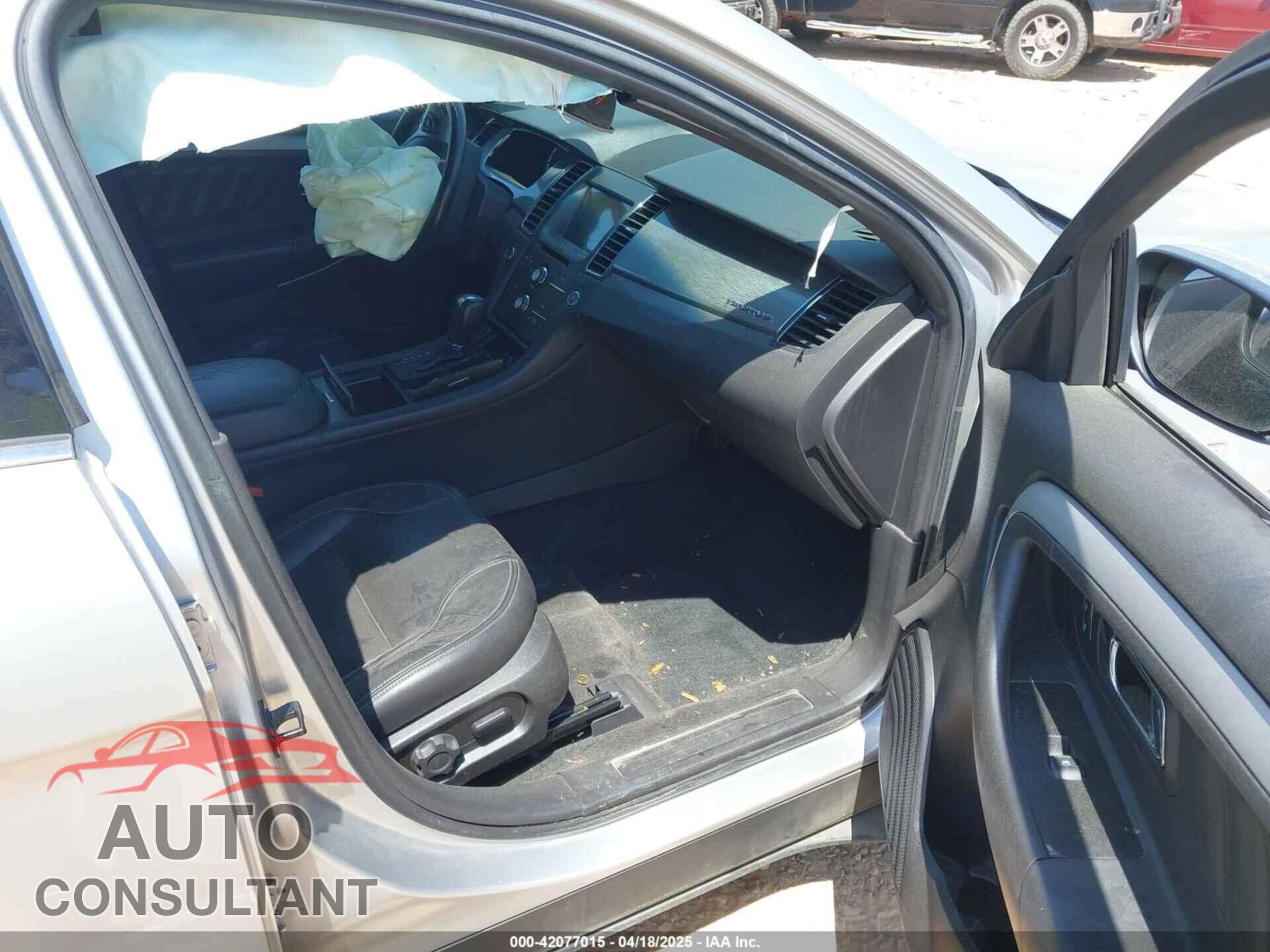 FORD TAURUS 2017 - 1FAHP2E87HG112604