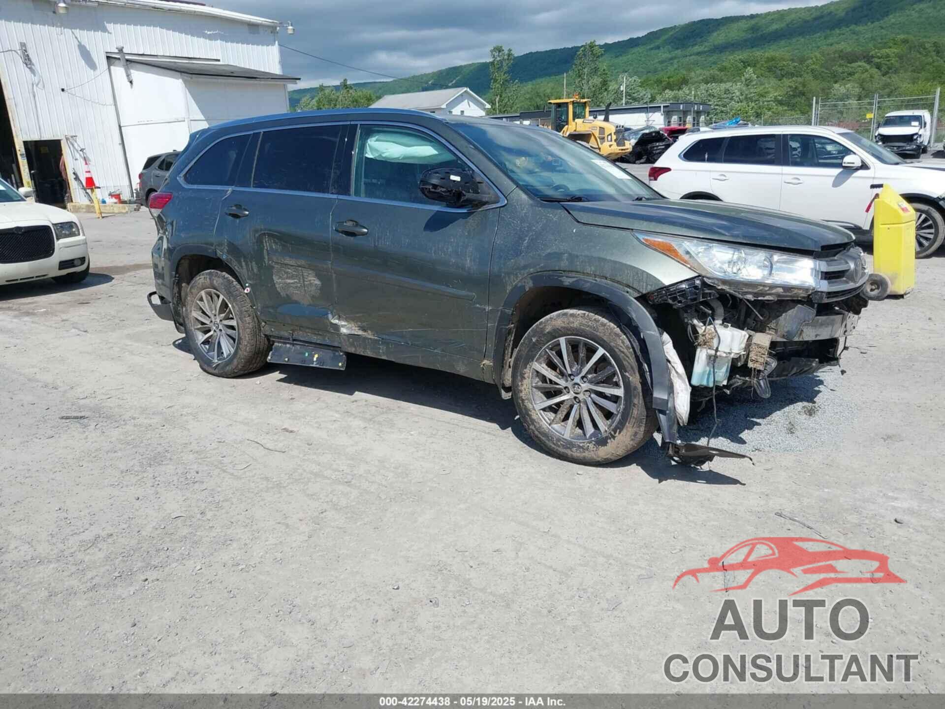 TOYOTA HIGHLANDER 2018 - 5TDJZRFH6JS882317