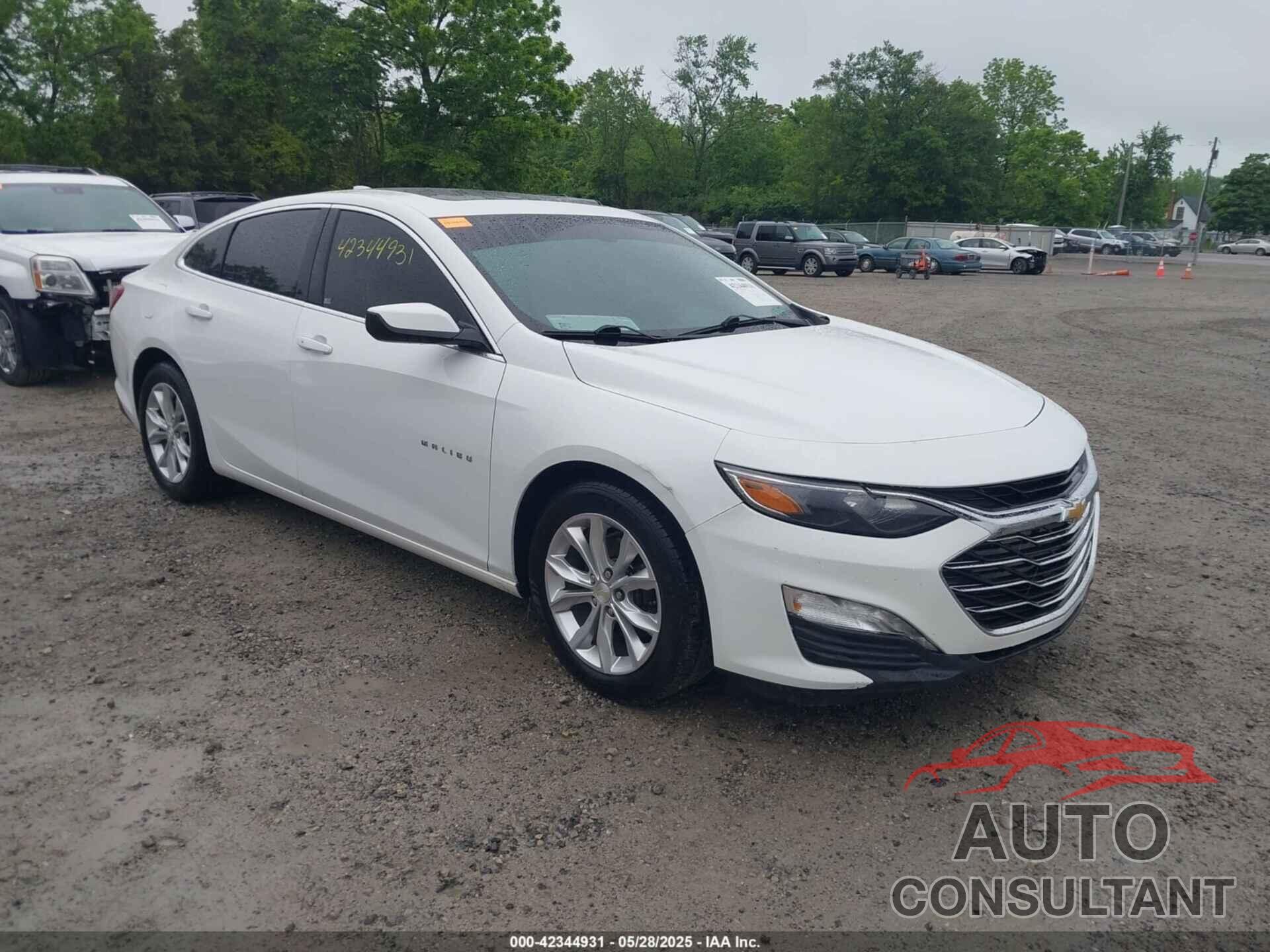 CHEVROLET MALIBU 2021 - 1G1ZD5ST4MF056311