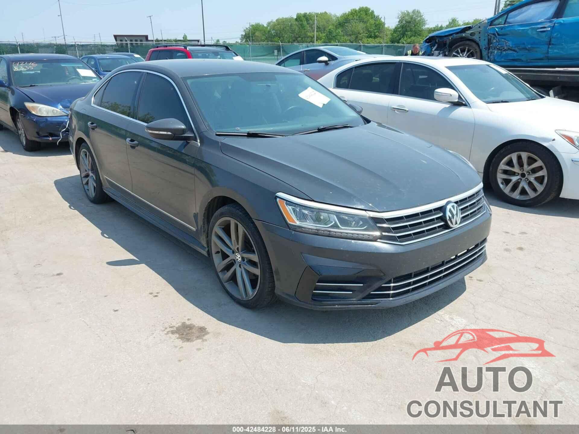 VOLKSWAGEN PASSAT 2017 - 1VWDT7A31HC036894