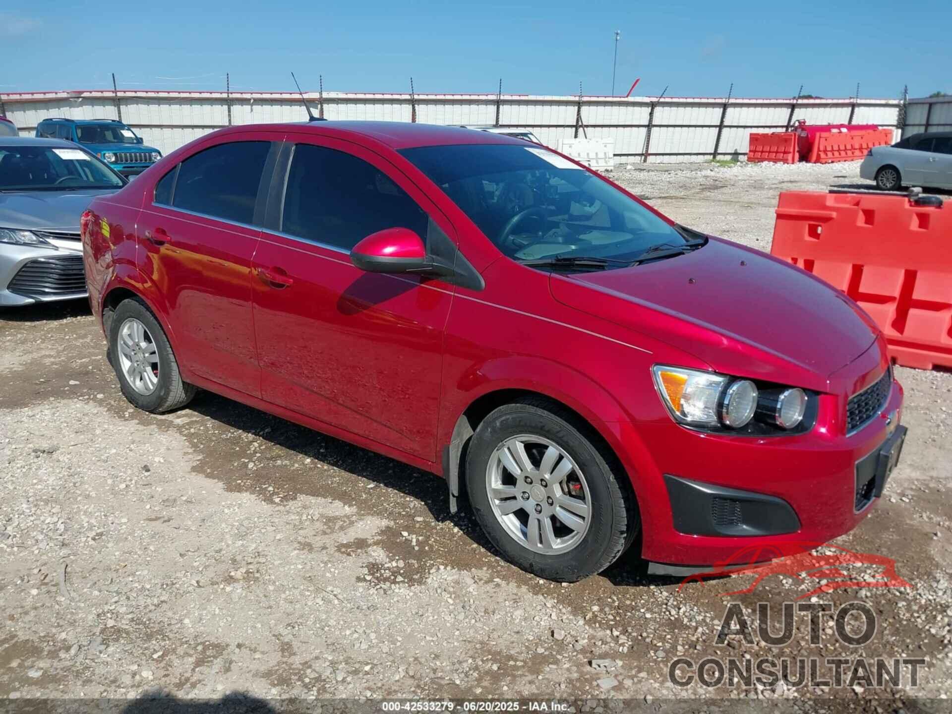 CHEVROLET SONIC 2013 - 1G1JC5SB1D4109002