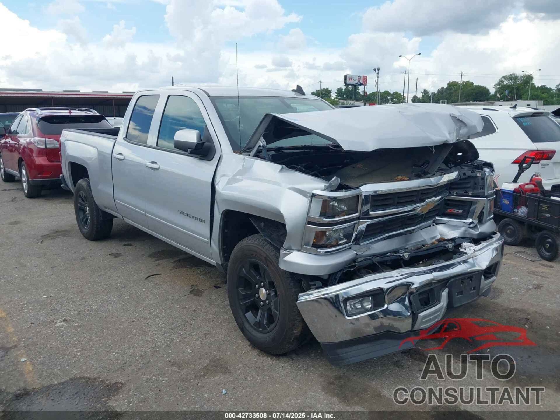 CHEVROLET SILVERADO 1500 2015 - 1GCVKREC9FZ381245