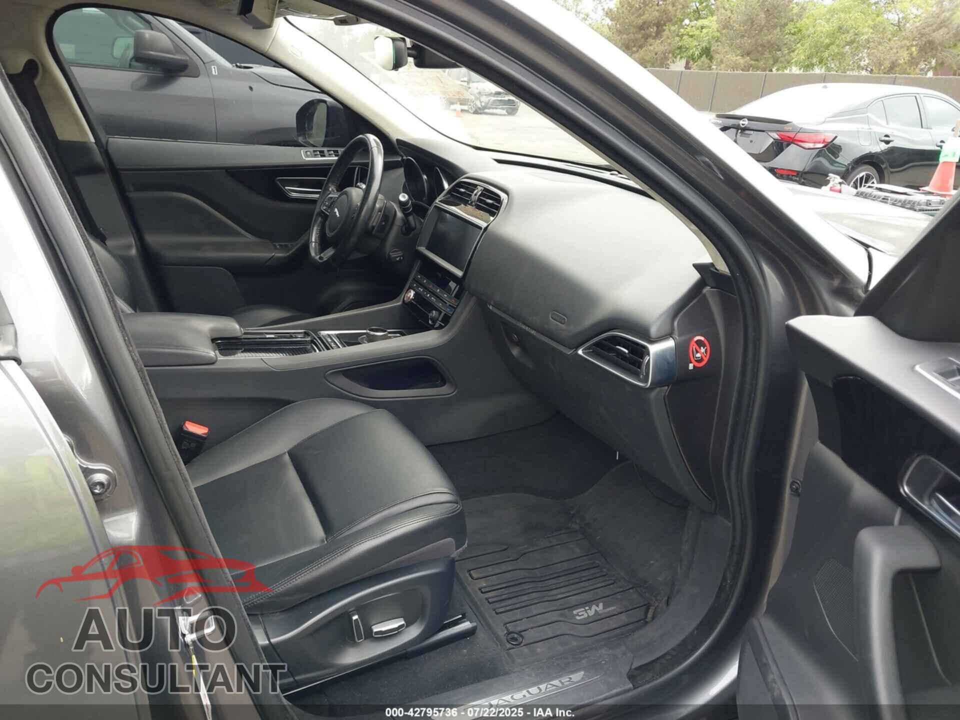 JAGUAR F-PACE 2019 - SADCJ2FX2KA358373