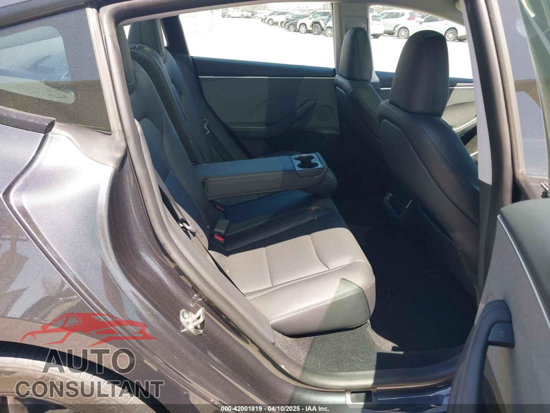 TESLA MODEL 3 2024 - 5YJ3E1EA2RF726012