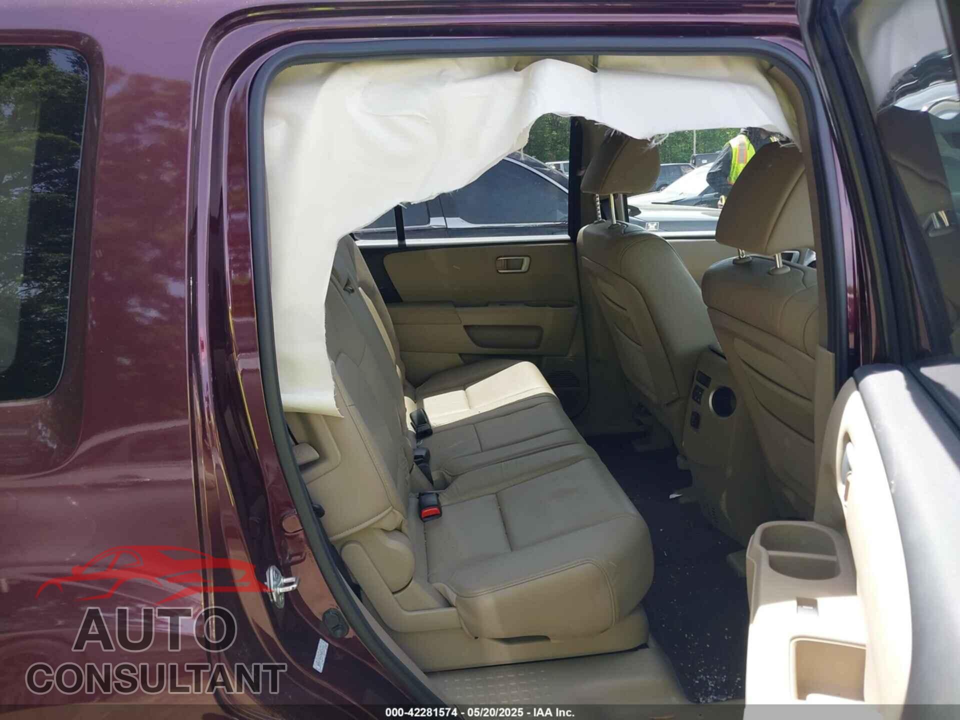 HONDA PILOT 2010 - 5FNYF4H57AB036411