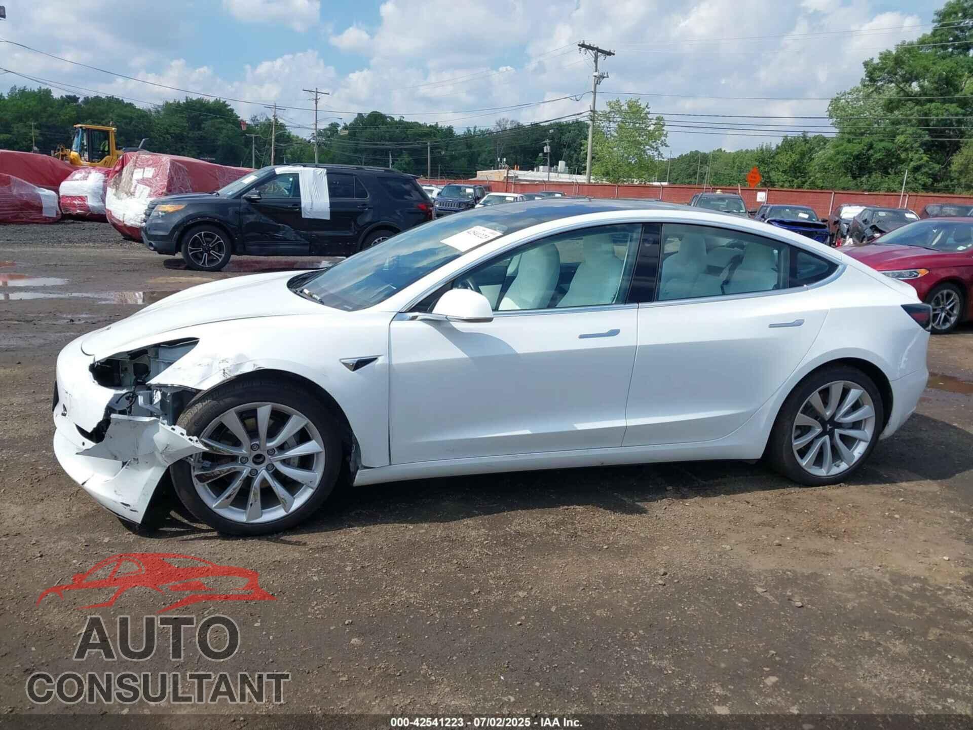 TESLA MODEL 3 2018 - 5YJ3E1EB0JF098108