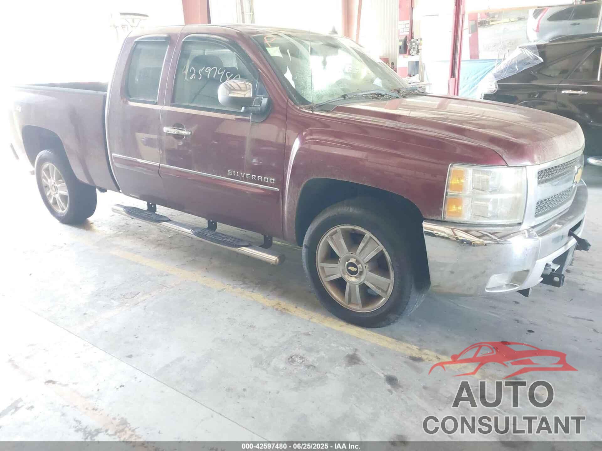 CHEVROLET SILVERADO 1500 2013 - 1GCRKSE70DZ266879