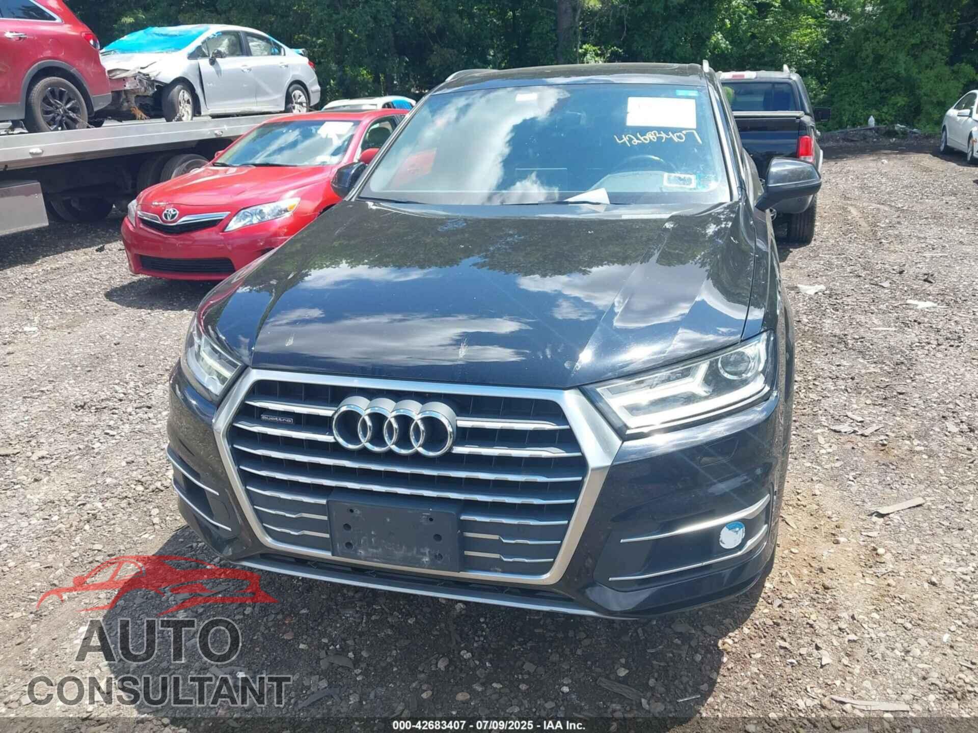 AUDI Q7 2017 - WA1LHAF71HD044765