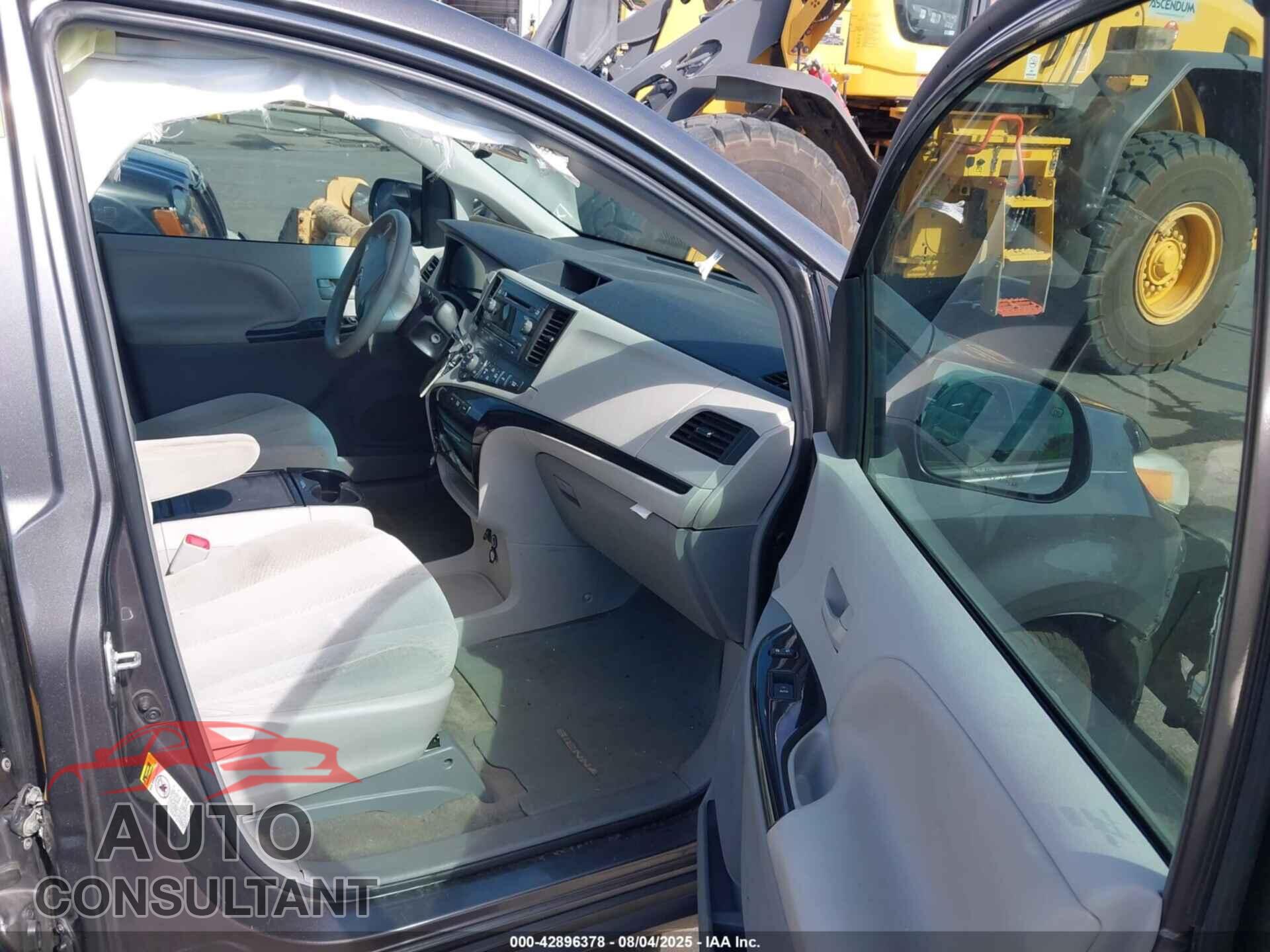 TOYOTA SIENNA 2013 - 5TDKK3DC8DS322915