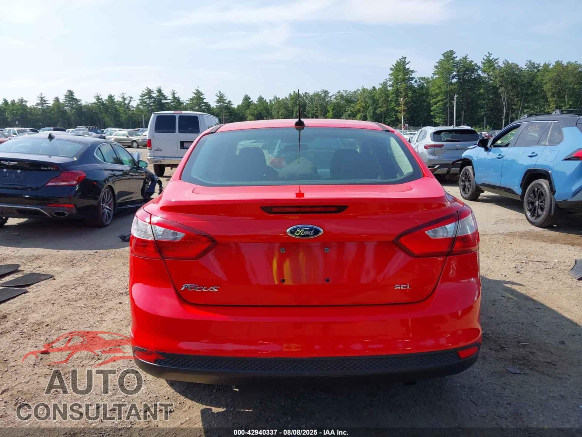 FORD FOCUS 2012 - 1FAHP3H28CL419115