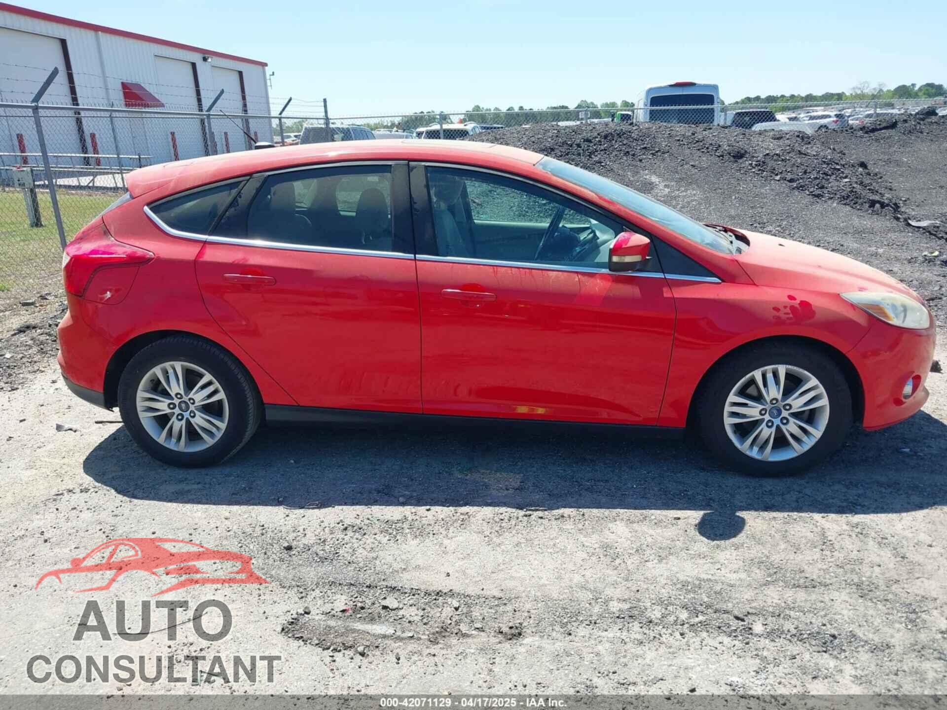 FORD FOCUS 2012 - 1FAHP3M22CL213780