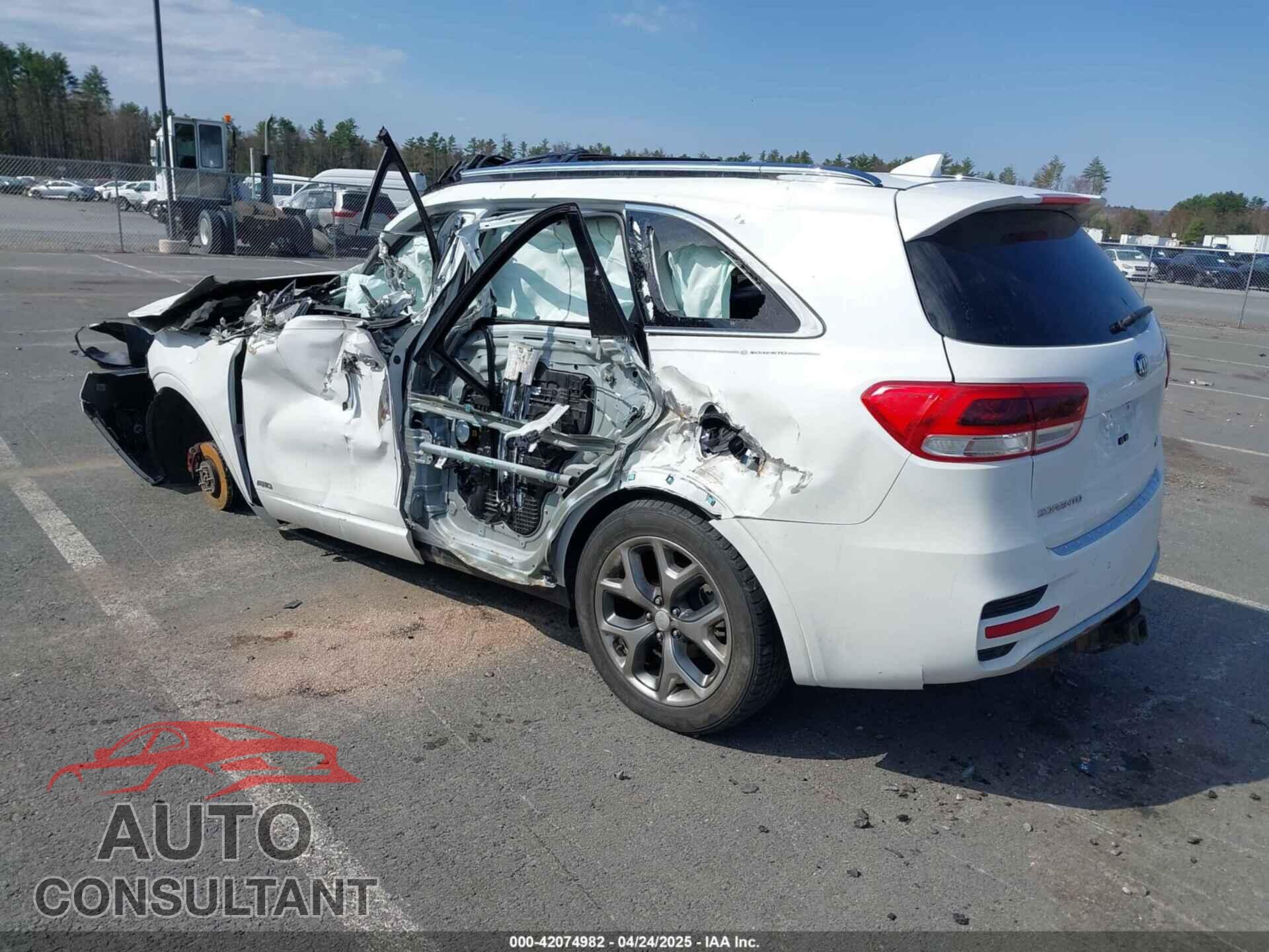 KIA SORENTO 2017 - 5XYPKDA55HG307860