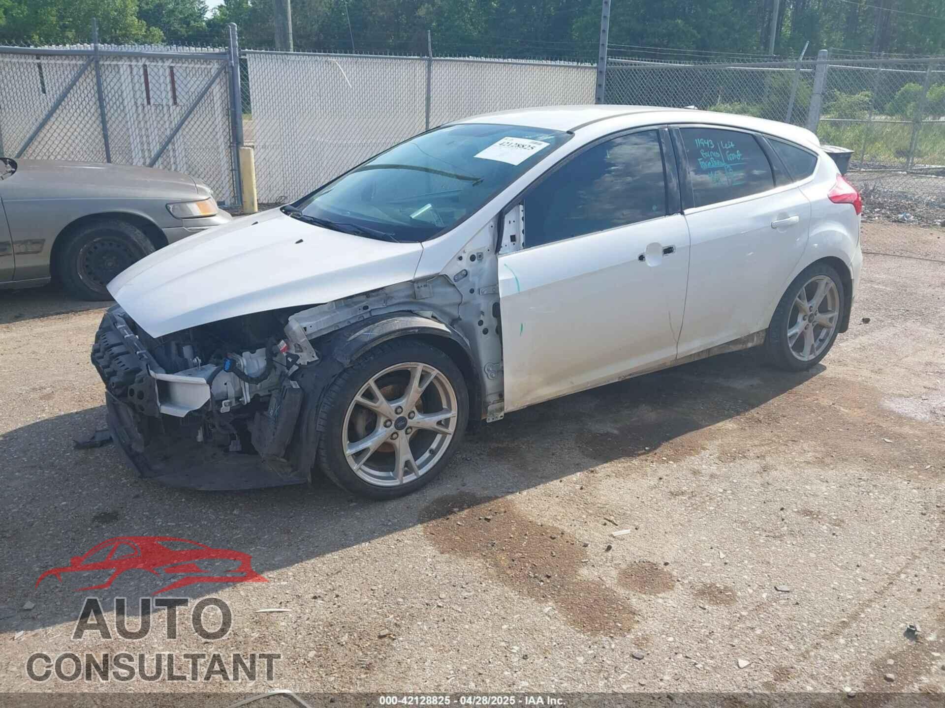 FORD FOCUS 2015 - 1FADP3N28FL200338