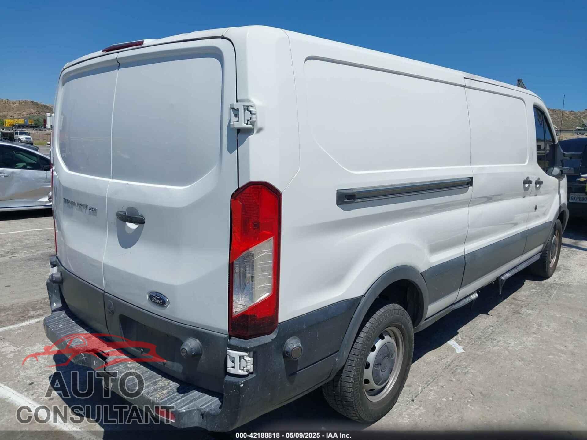 FORD TRANSIT-250 2017 - 1FTYR2YM5HKA65955