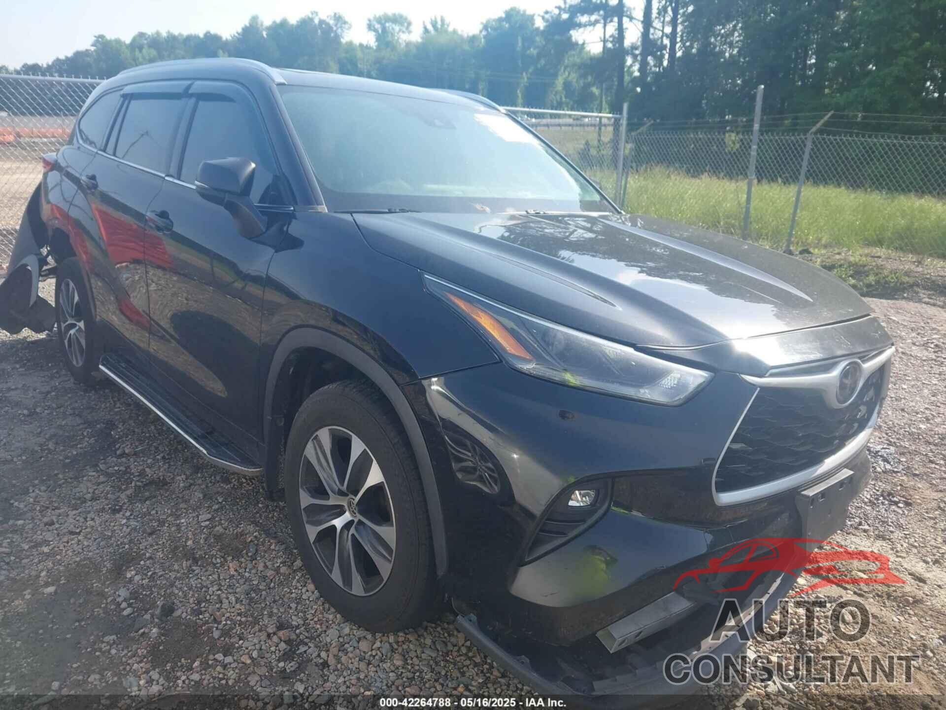 TOYOTA HIGHLANDER 2021 - 5TDHZRBH3MS523919