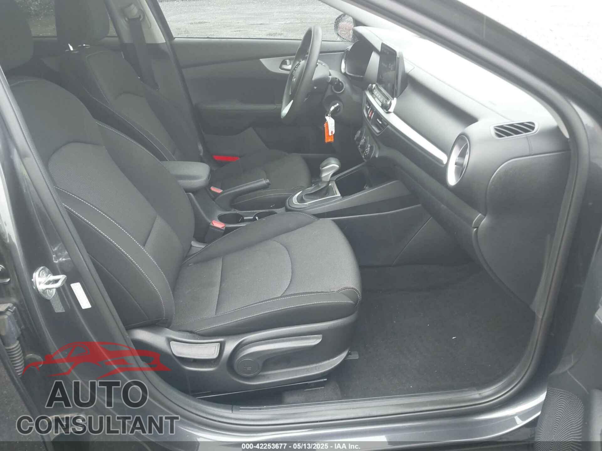 KIA FORTE 2023 - 3KPF24AD8PE521952