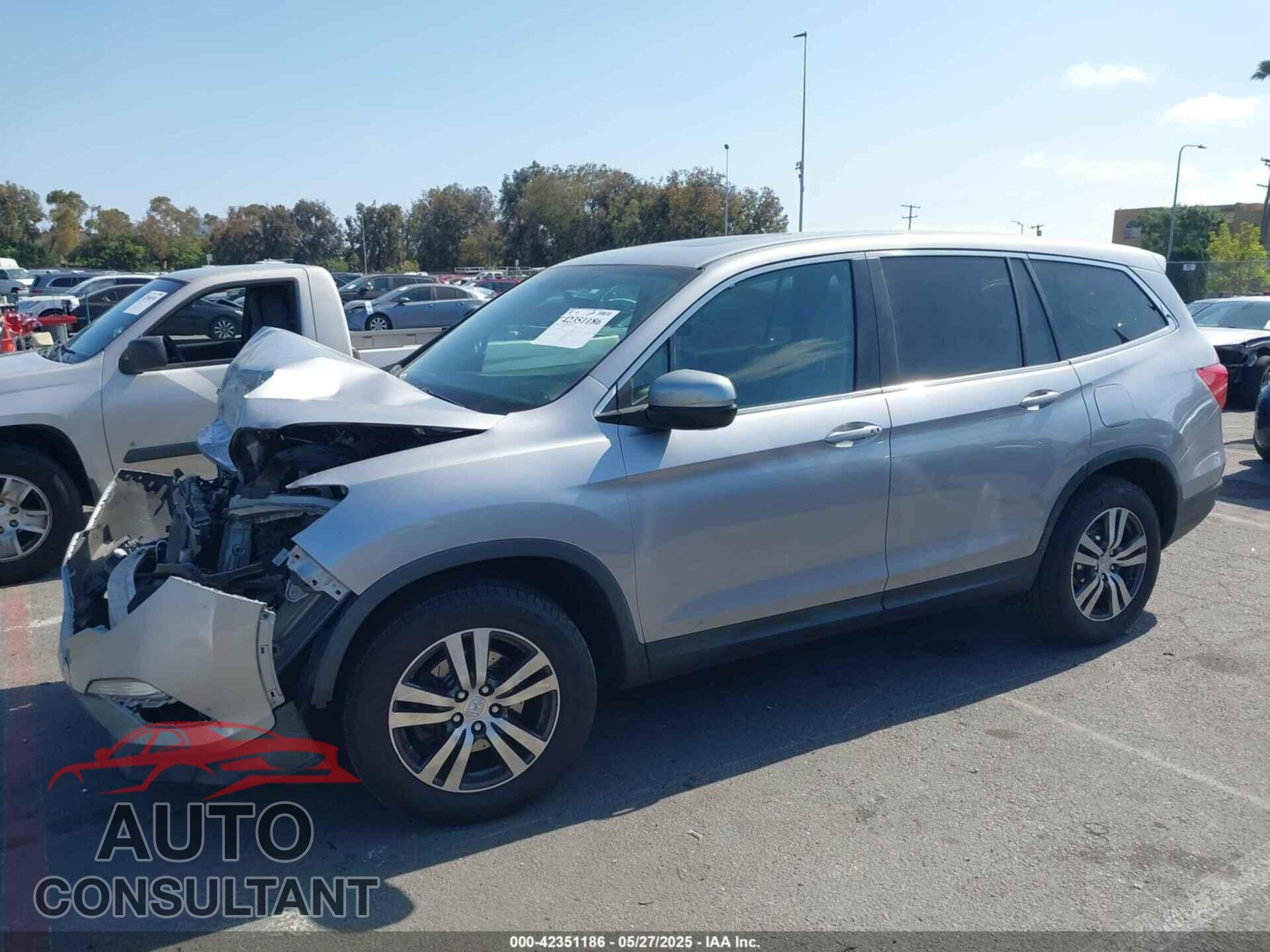 HONDA PILOT 2017 - 5FNYF6H58HB028985