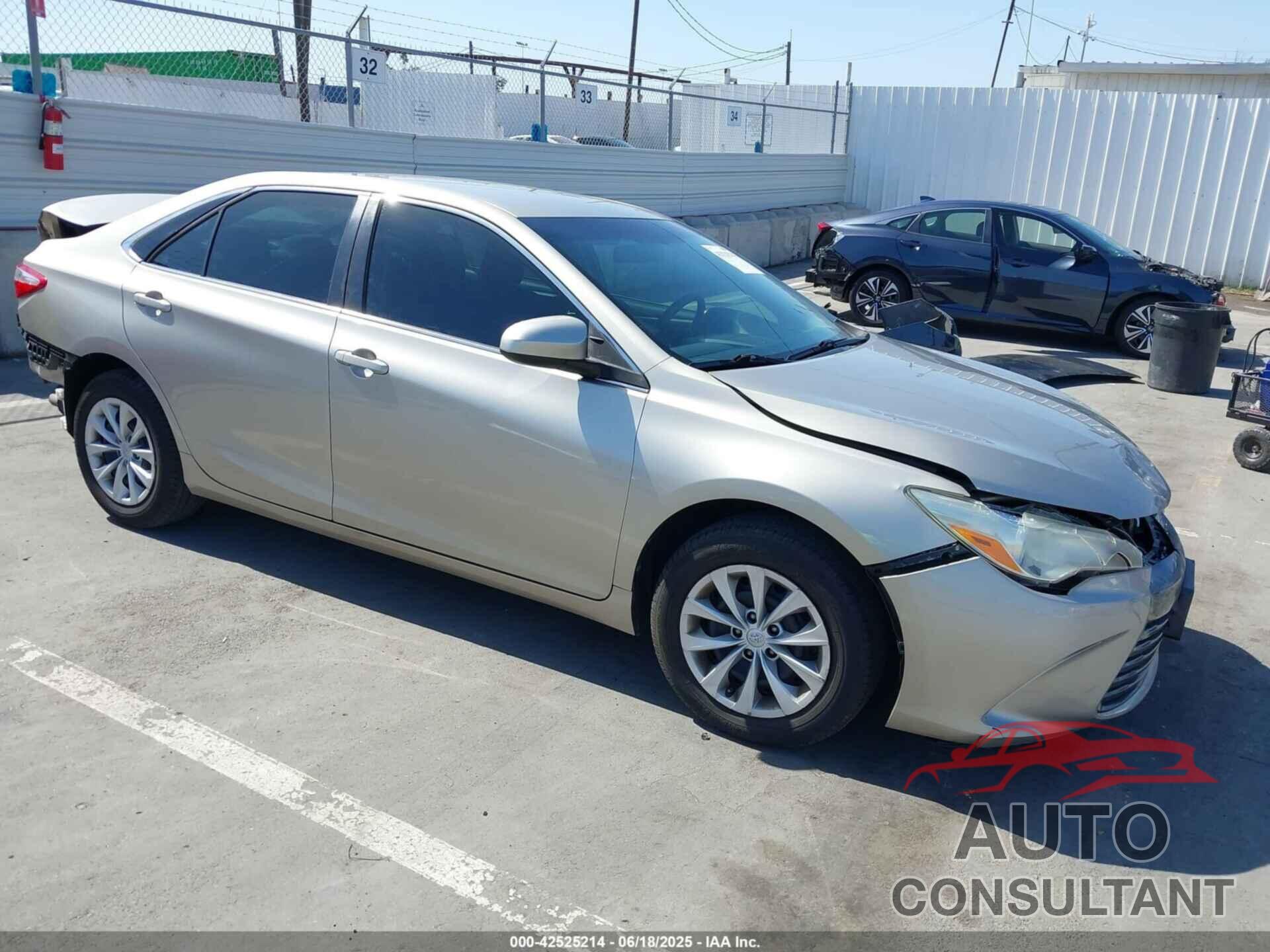 TOYOTA CAMRY 2016 - 4T4BF1FK7GR559880