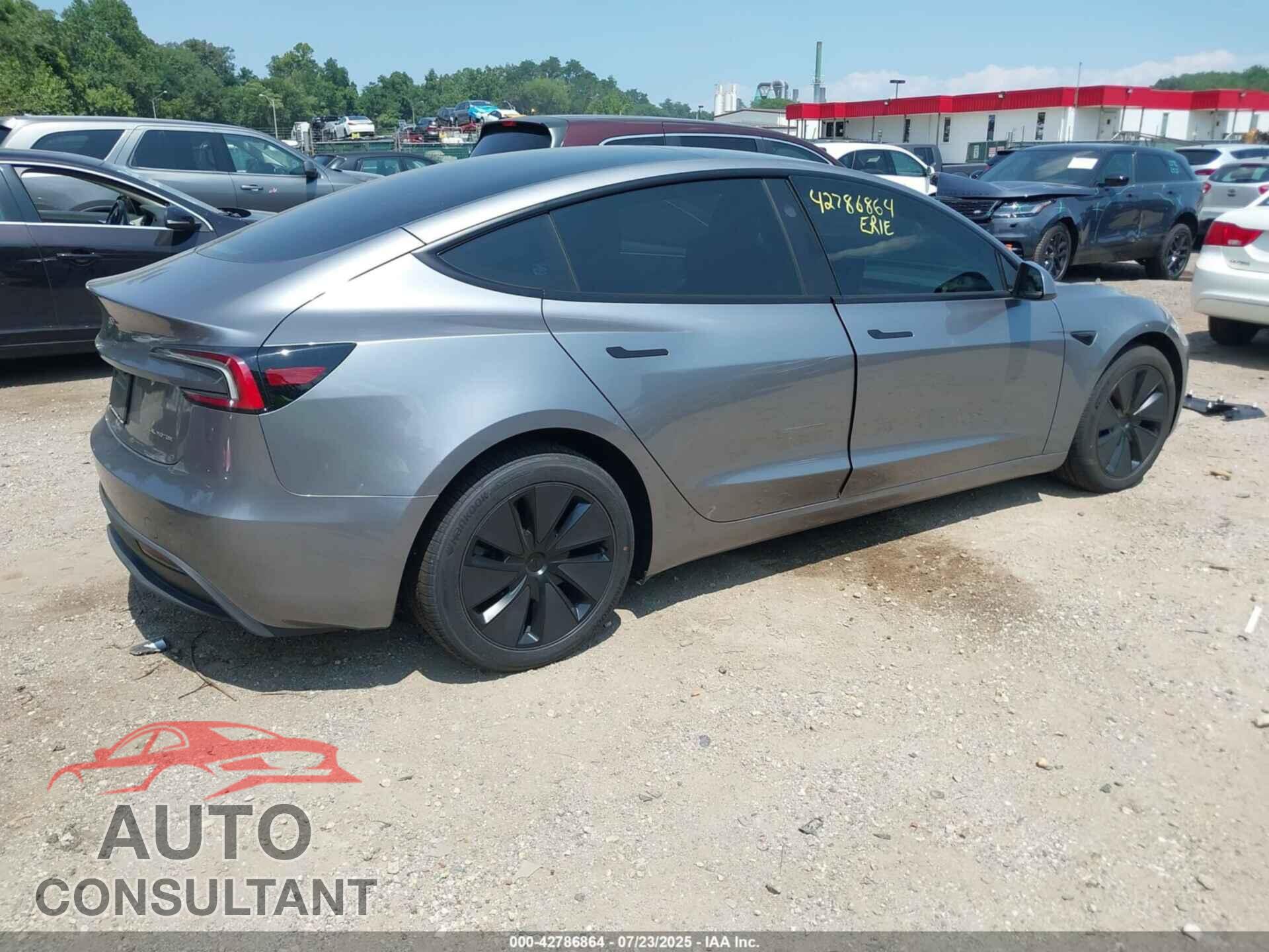 TESLA MODEL 3 2025 - 5YJ3E1EB6SF898168