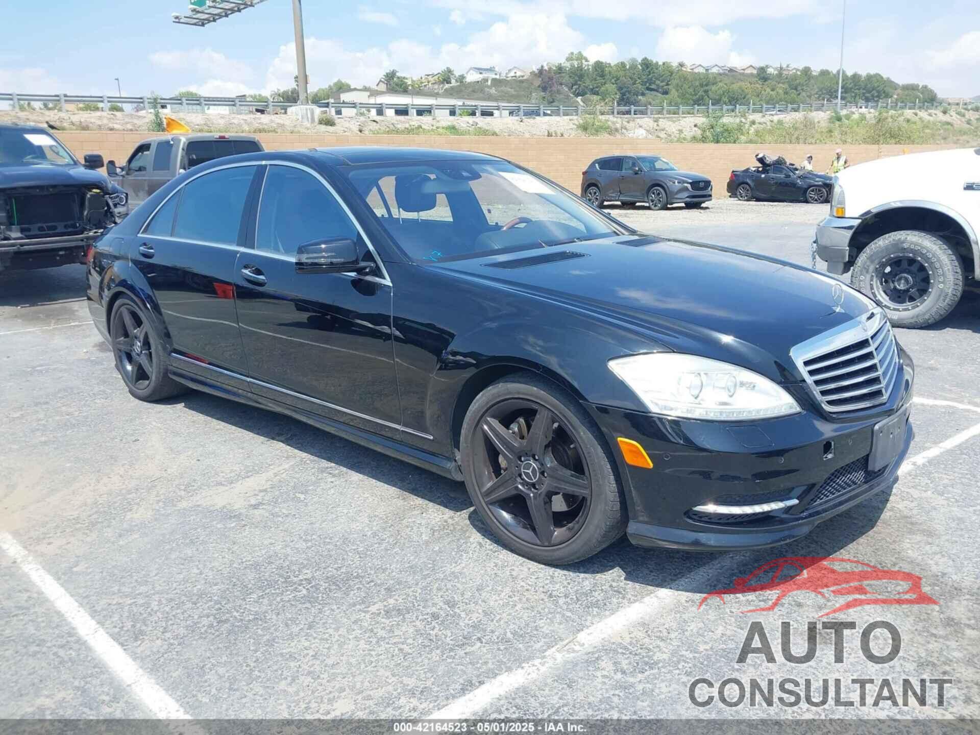 MERCEDES-BENZ S 550 2011 - WDDNG7BB2BA395956