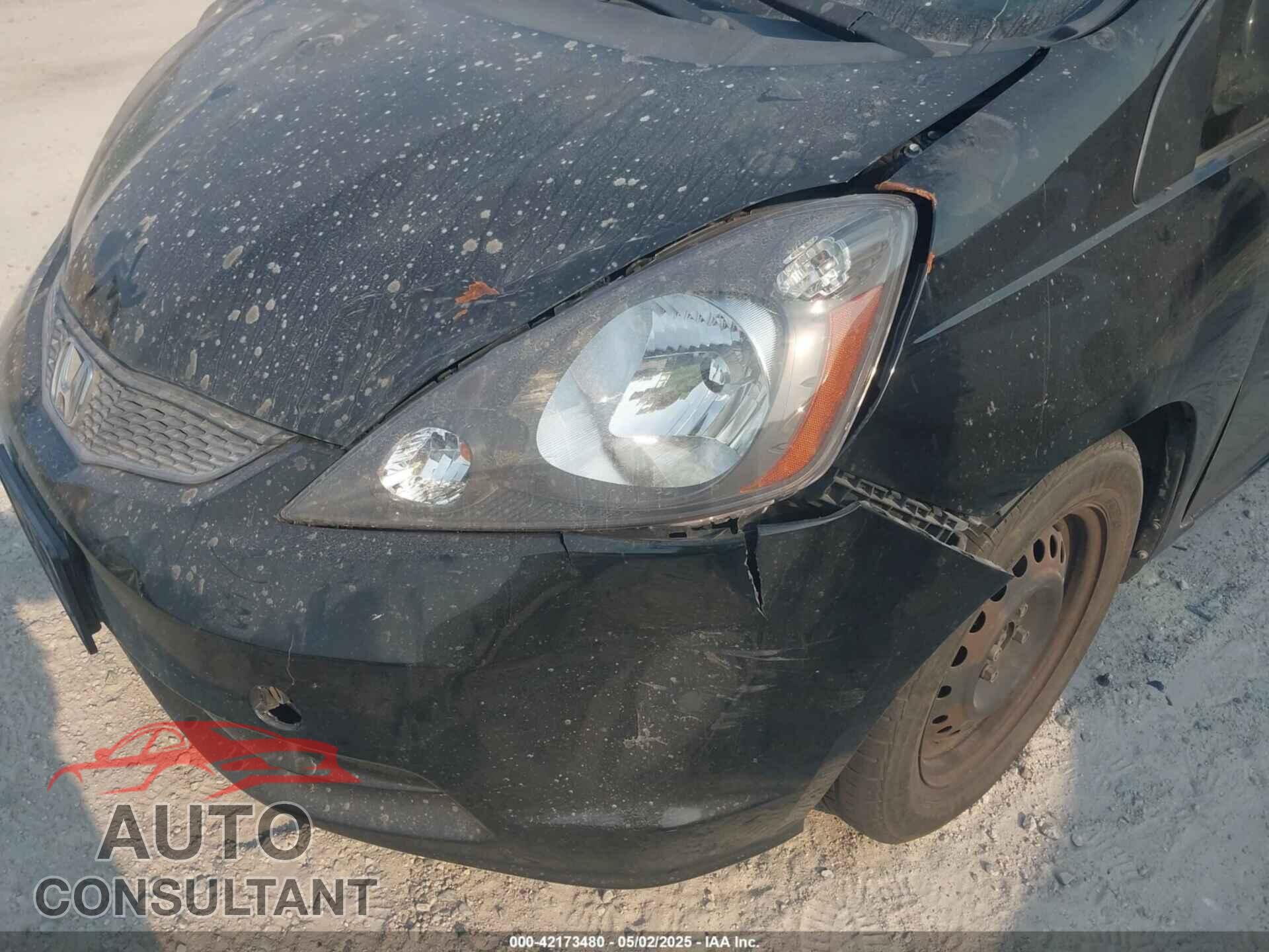 HONDA FIT 2013 - JHMGE8H33DC028858