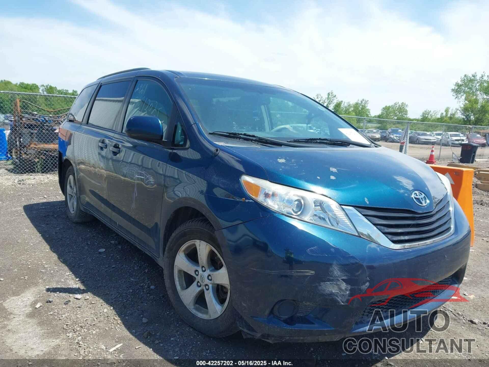 TOYOTA SIENNA 2011 - 5TDKK3DC2BS167825