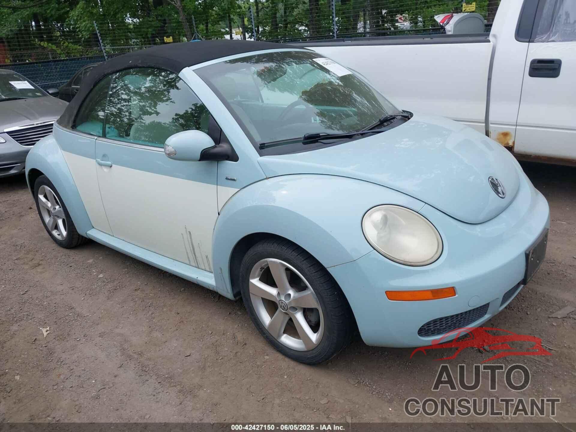 VOLKSWAGEN NEW BEETLE 2010 - 3VWRG3AL7AM010307