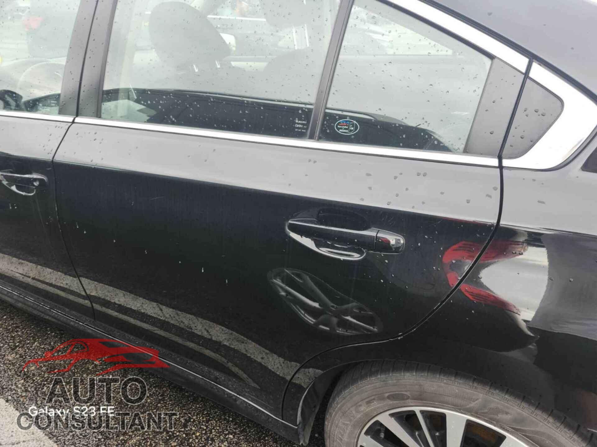 SUBARU LEGACY 2019 - 4S3BNAF64K3015372