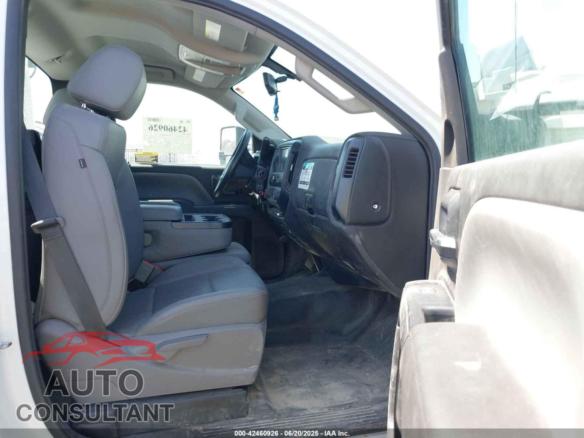 CHEVROLET SILVERADO MD 2023 - 1HTKJPVM3PH130945