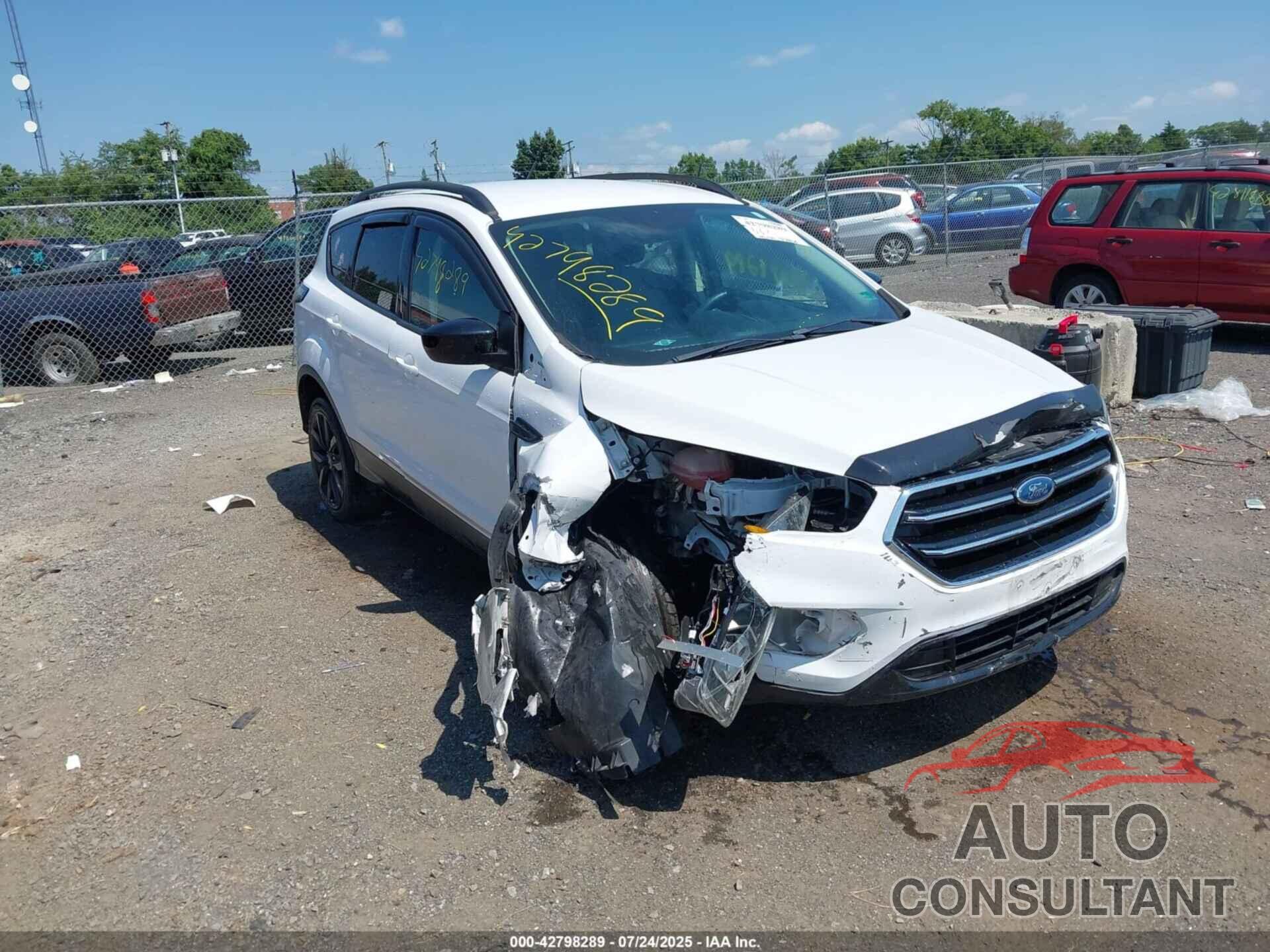 FORD ESCAPE 2017 - 1FMCU9G93HUB74588